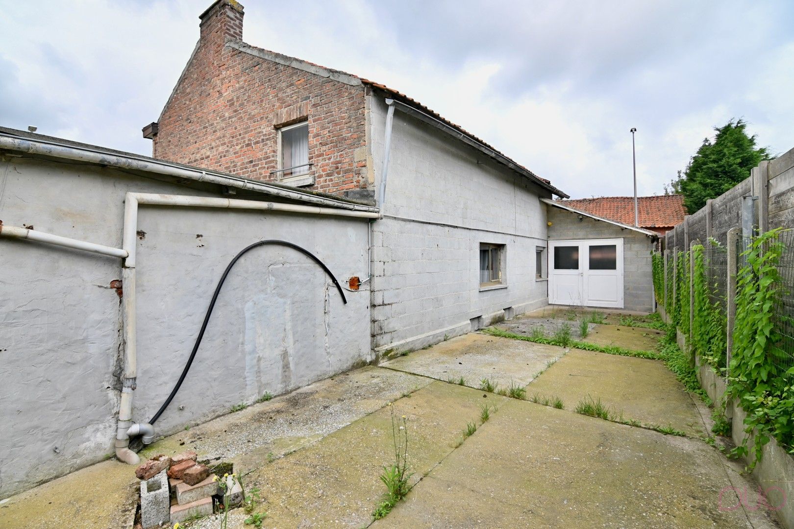 Hoevewoning met 3 slaapkamers en 2 garages, met zuidoost gerichte tuin foto 17