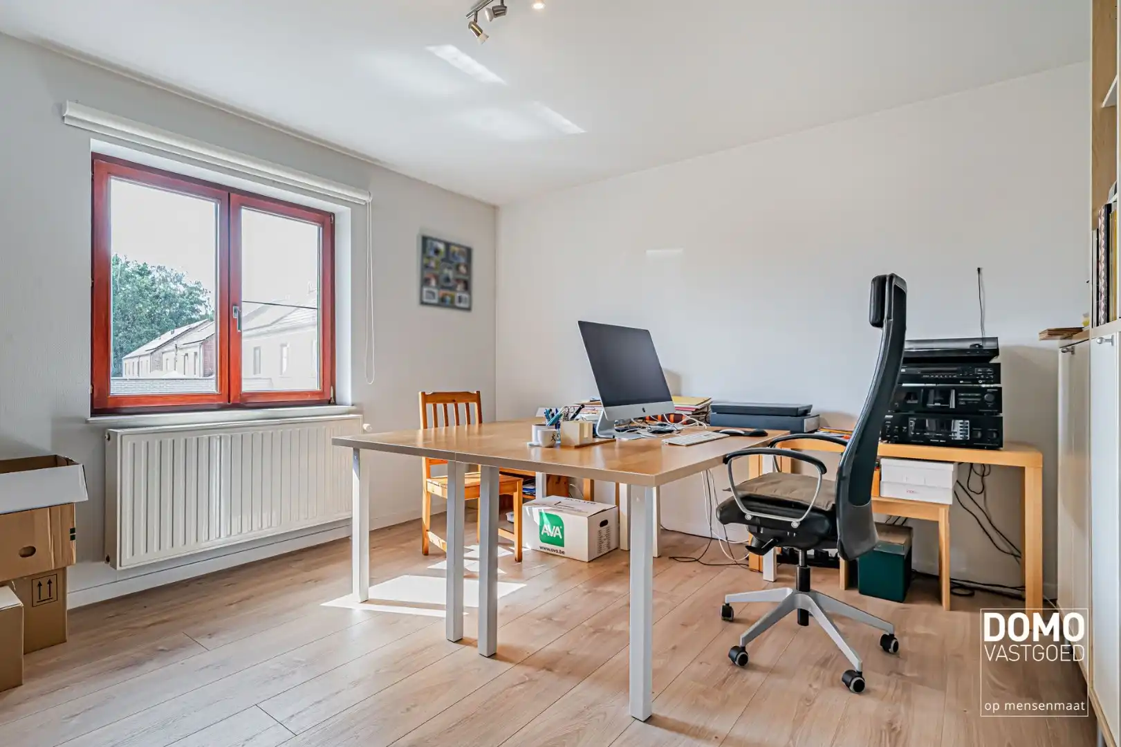 ZUIDWESTELIJK GEORIËNTEERDE DOORZONWONING MET LICHTRIJKE AANBOUW, GEZELLIGE TUIN EN RUIME GARAGE TE KURINGEN (HASSELT)  foto 19
