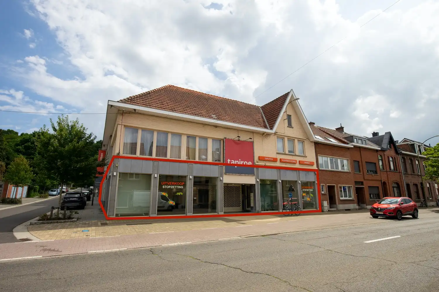 Commerciële toplocatie van 694 m² op hoekligging in Aarschot foto 2