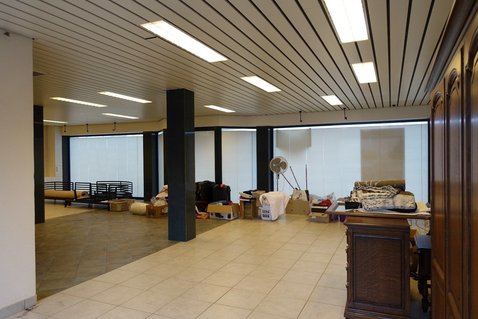 Op te frissen handelspand met woonst en garages op een uitstekende locatie in centrum Oudenburg foto 5