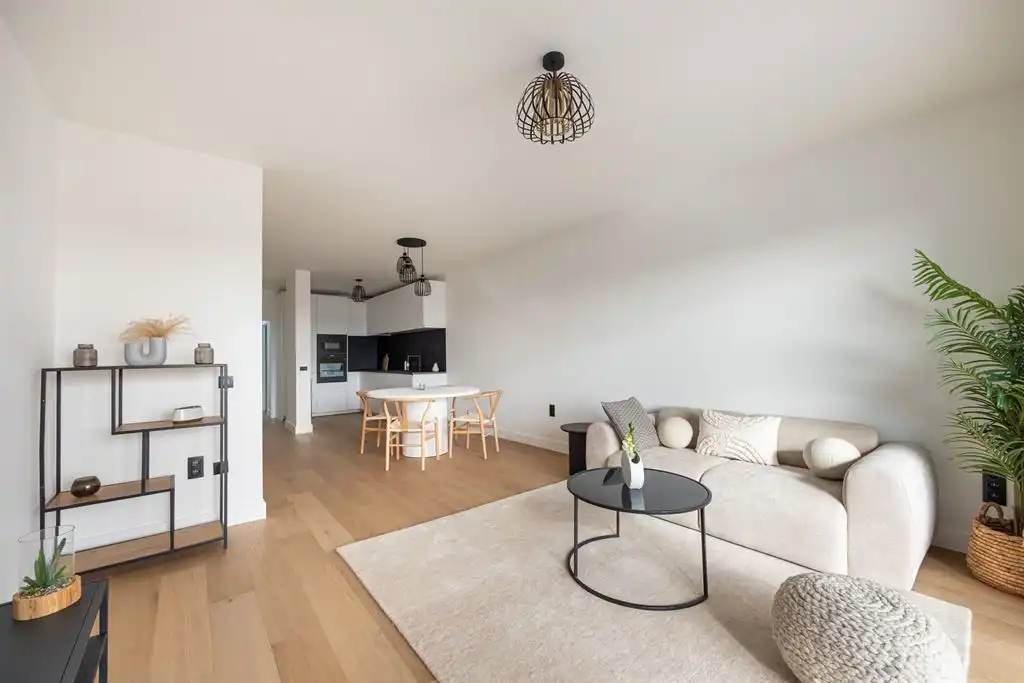 Kwalitatief gerenoveerd appartement met terras foto 6