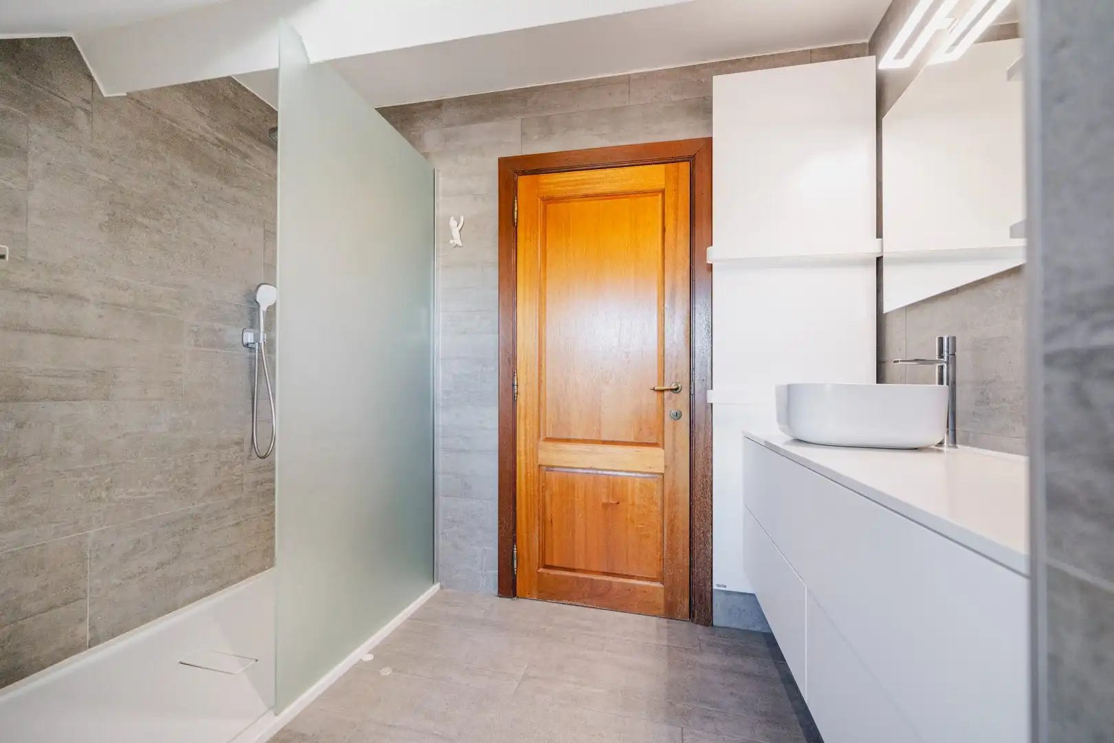 Charmante woning met 4 slaapkamers en verzorgde tuin met zwembad foto 26