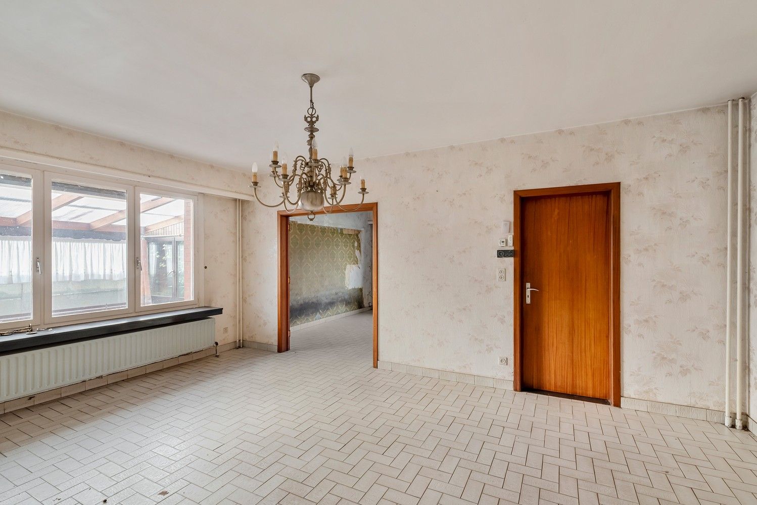 Halfopen bebouwing met garage in doodlopende straat foto 6