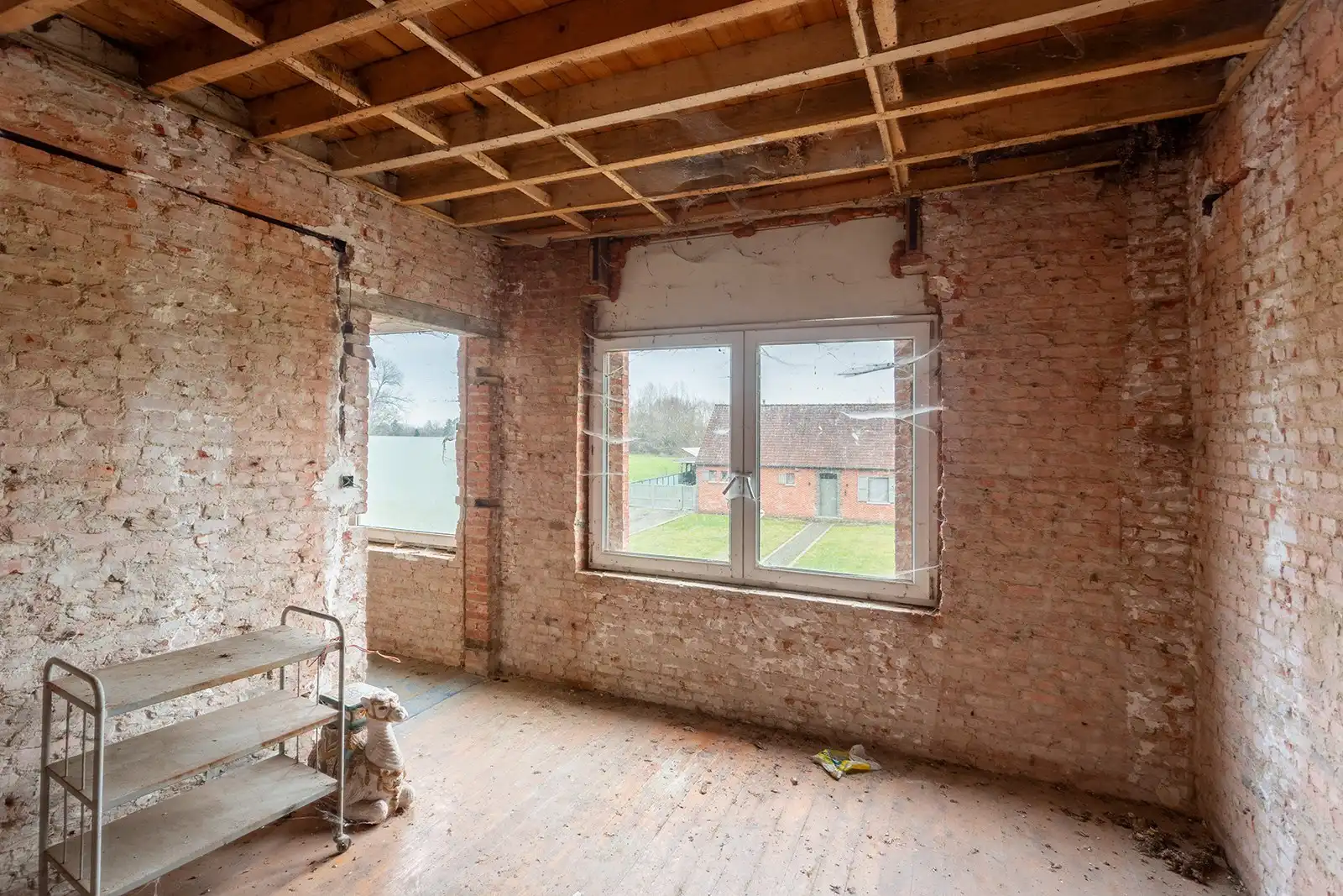 Te renoveren woning met enorm potentieel in het groene Kapelle-op-den-Bos foto 15