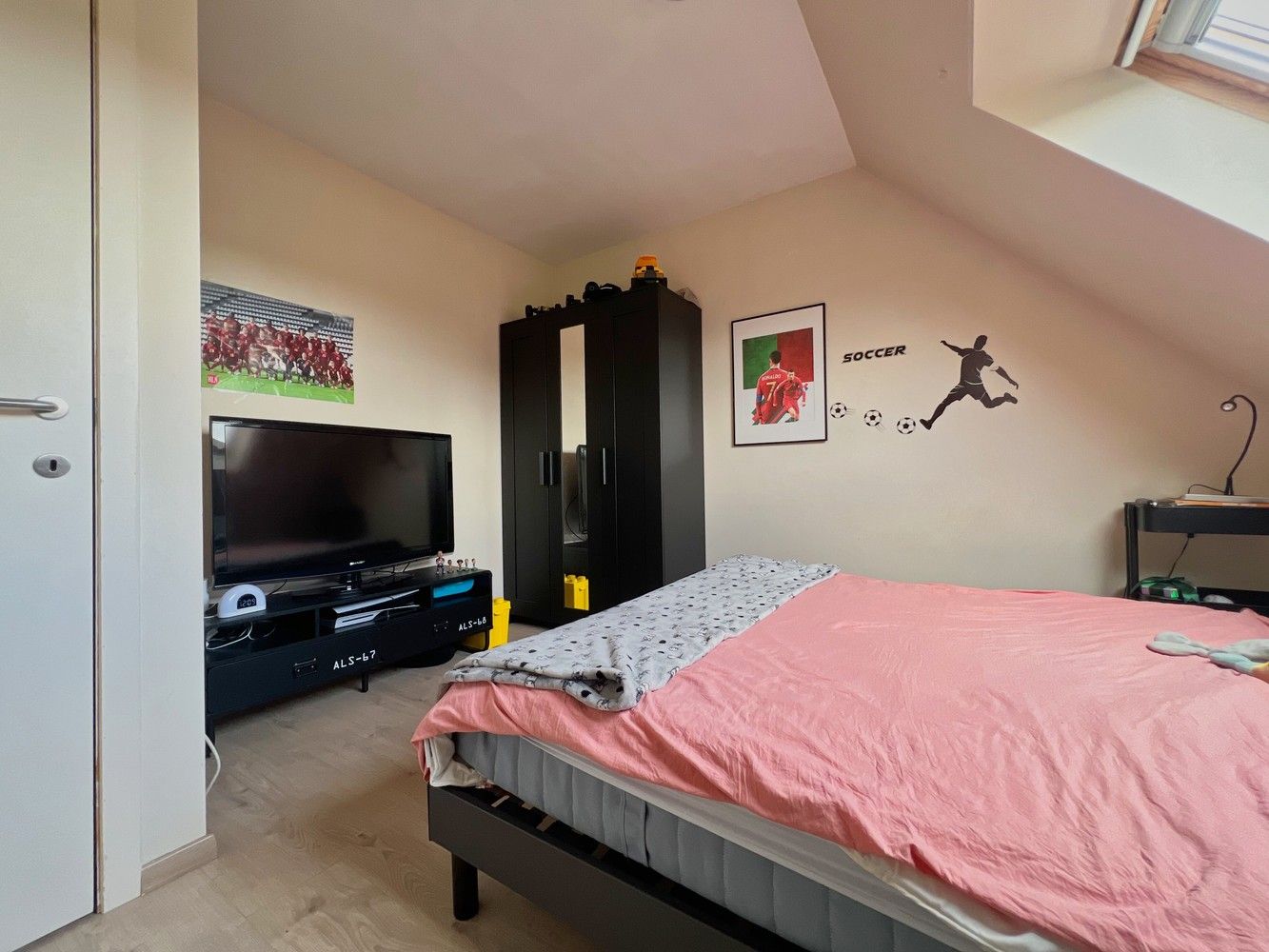 Instapklare en lichtrijke woning (4 slpks) + tuin! foto 10