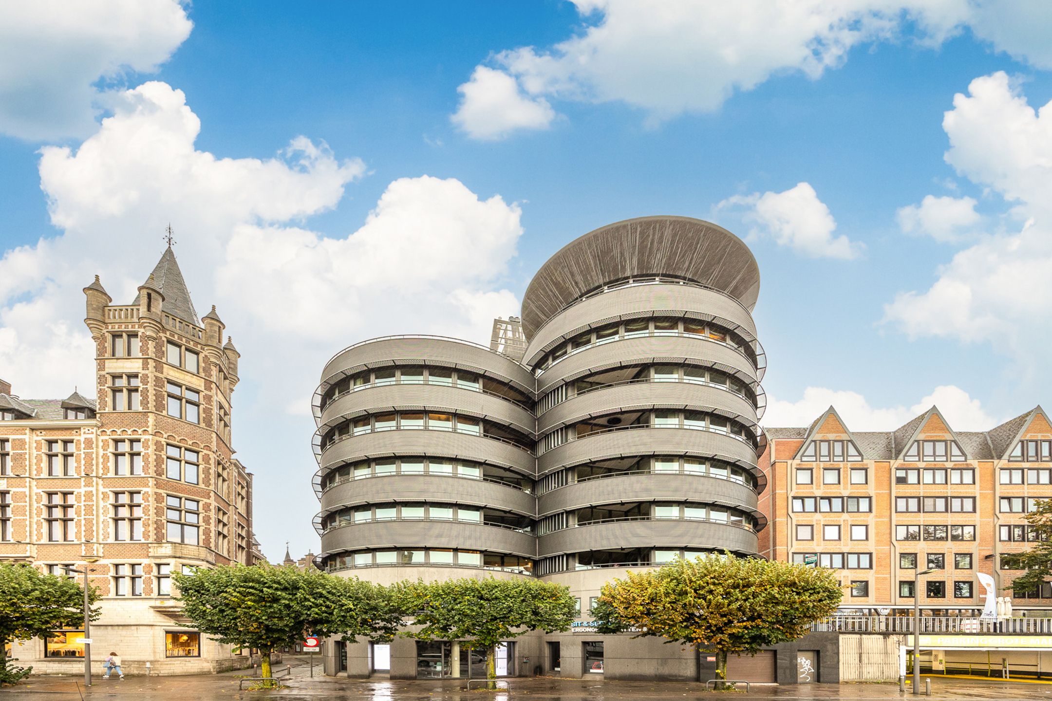 ANTWERPEN - Appartement met zicht op 'Het Steen' foto 1