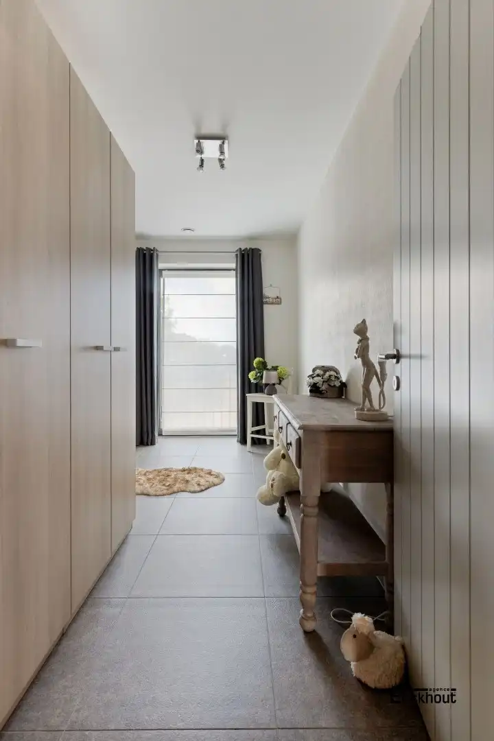 Modern 2-slaapkamer appartement met open zicht op groen foto 16