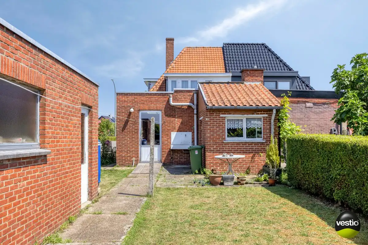 Te renoveren, charmante half open bebouwing met garage in de Banneuxwijk foto 22