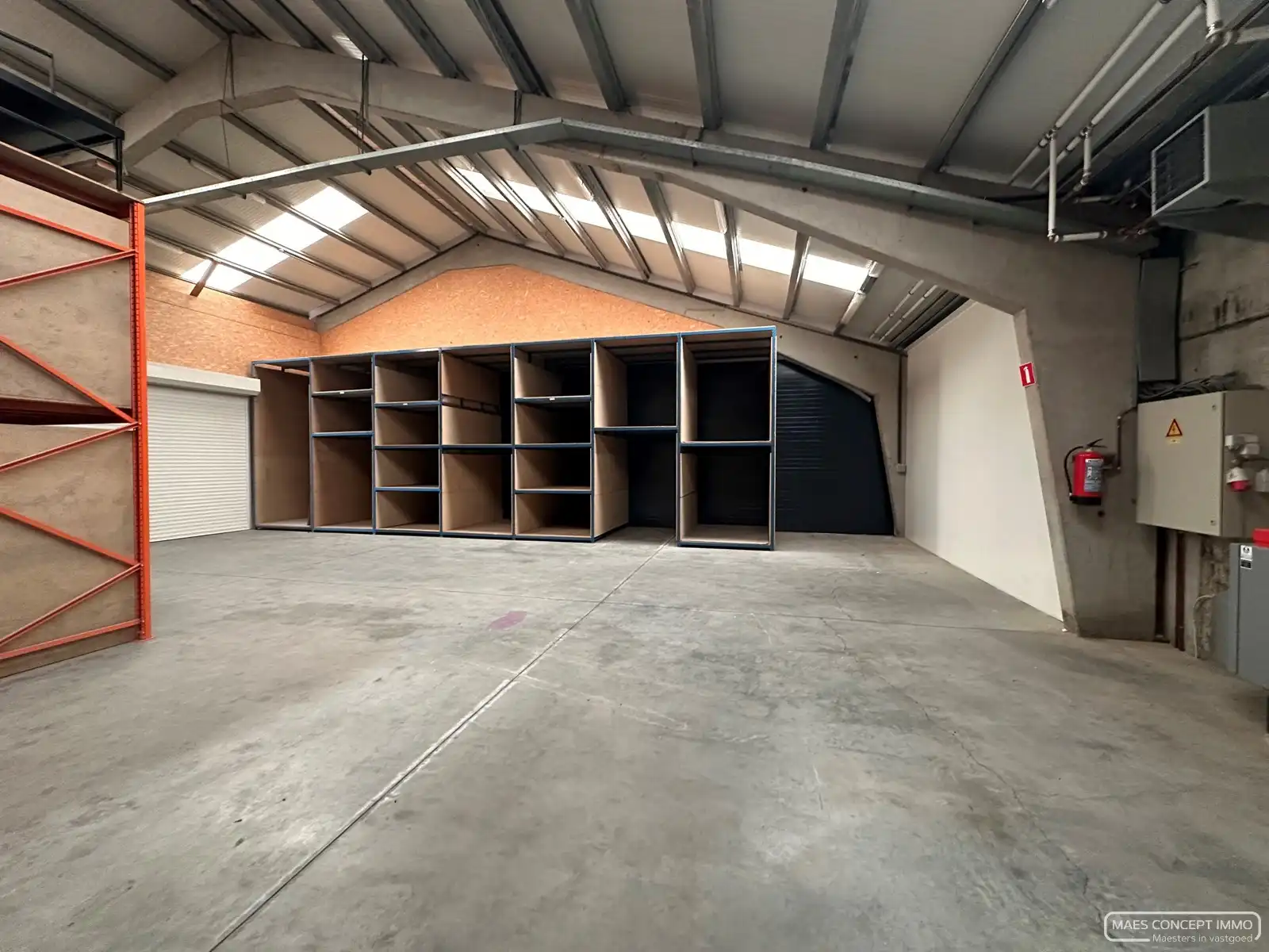 Opslagruimte van 186 m²&nbsp;te huur in Zwevegem foto 2