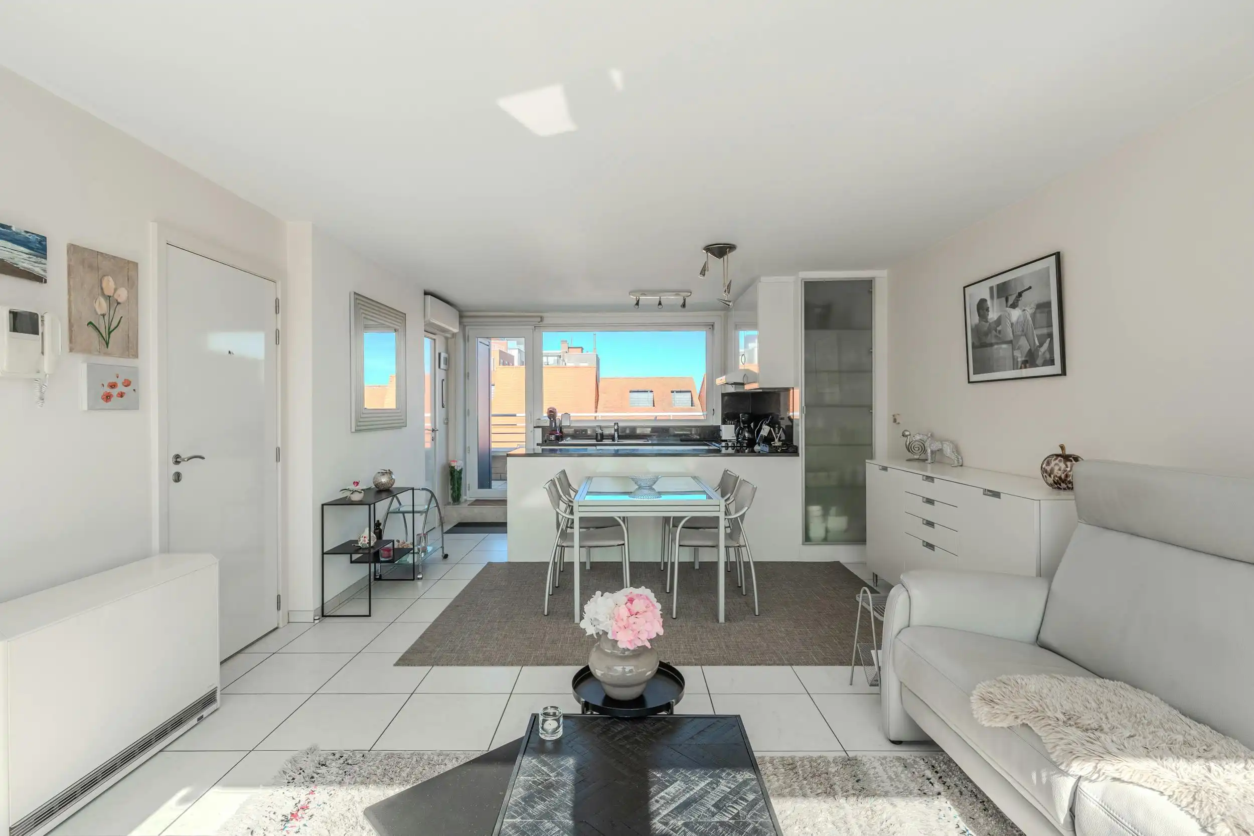 Prachtig appartement met ruime terrassen en zijdelings zeezicht! foto 12