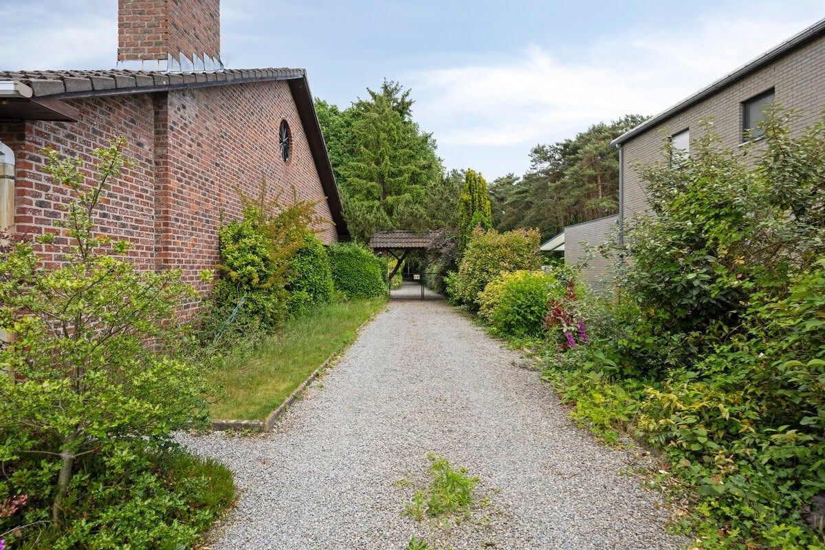 Ruime woning met 3 slaapkamers en grote tuin foto 19