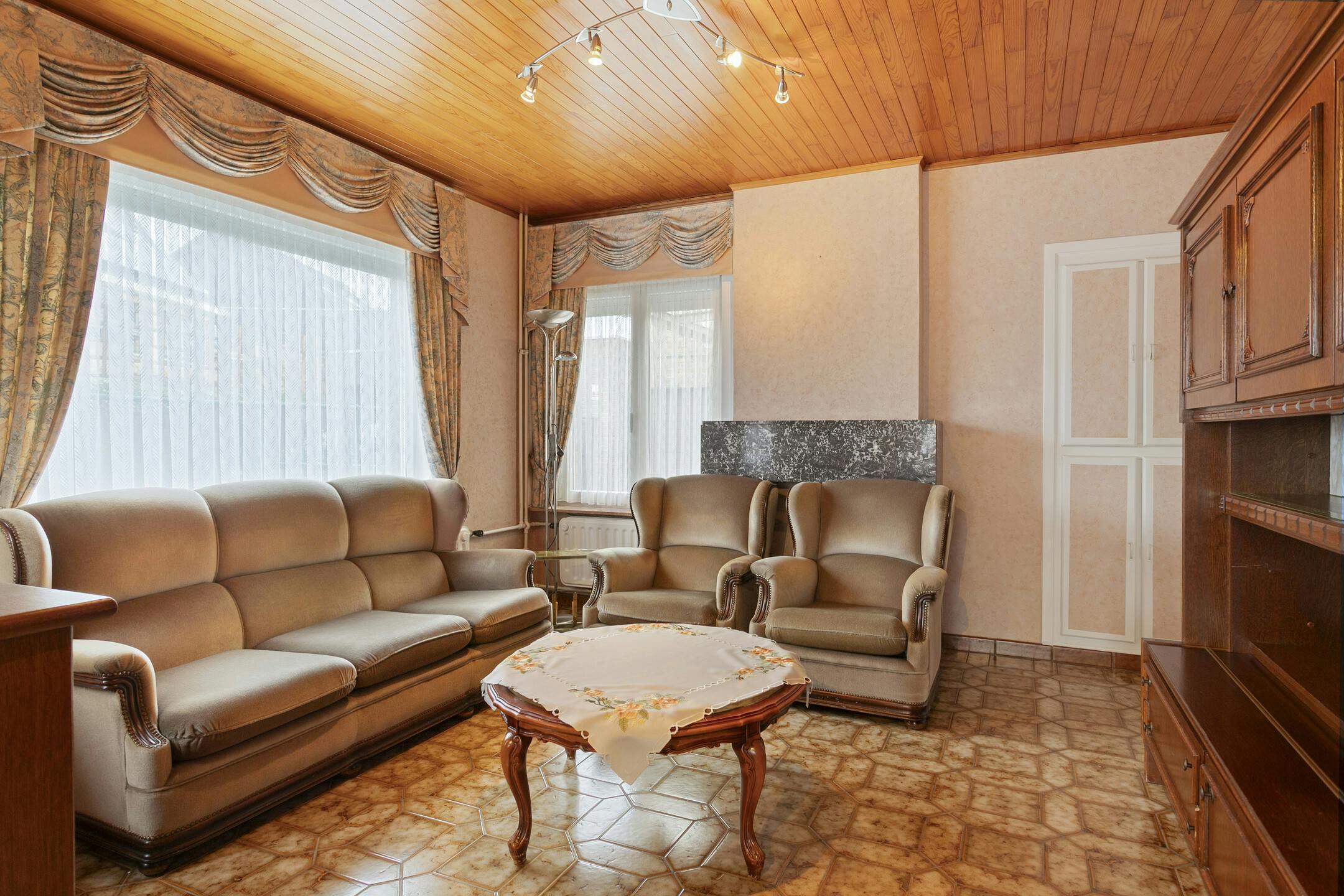 Op te frissen huis op toplocatie te koop in Sint-Michiels foto 3