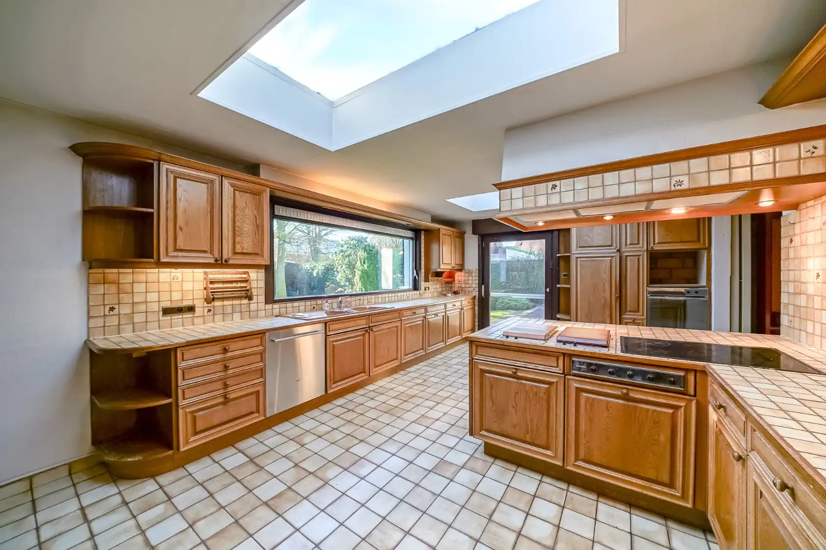  Statige villa uit de jaren ‘65 met zuidgerichte tuin in hartje Oudenburg. foto 10