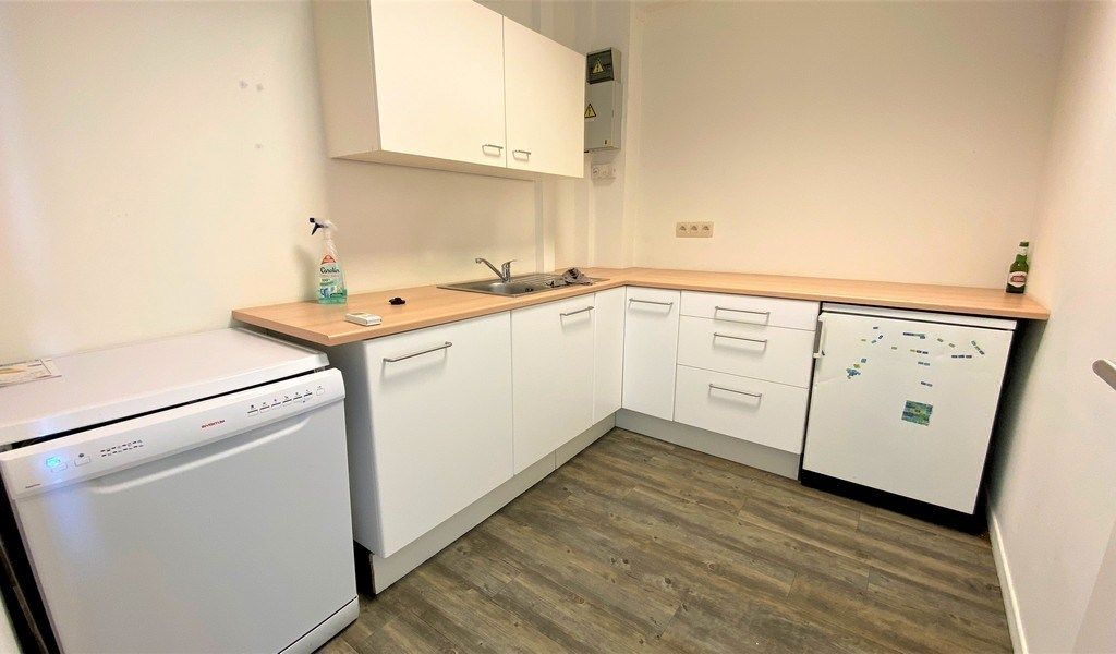 Instapklaar kantoor te huur in Immogranit Building Drongen foto 8