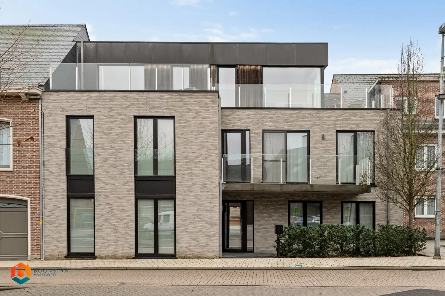 Prachtige penthouse met 2 slpkrs en 4 terrassen in centrum Beerzel foto {{pictureIndex}}