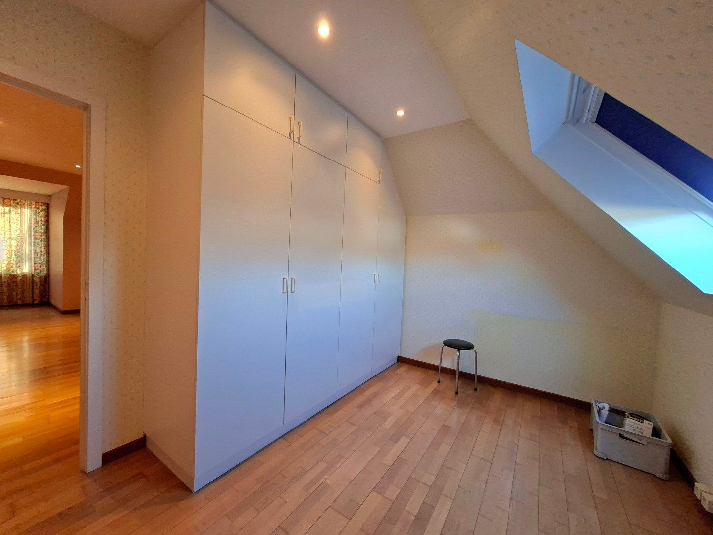 Residentieel gelegen villa foto 14