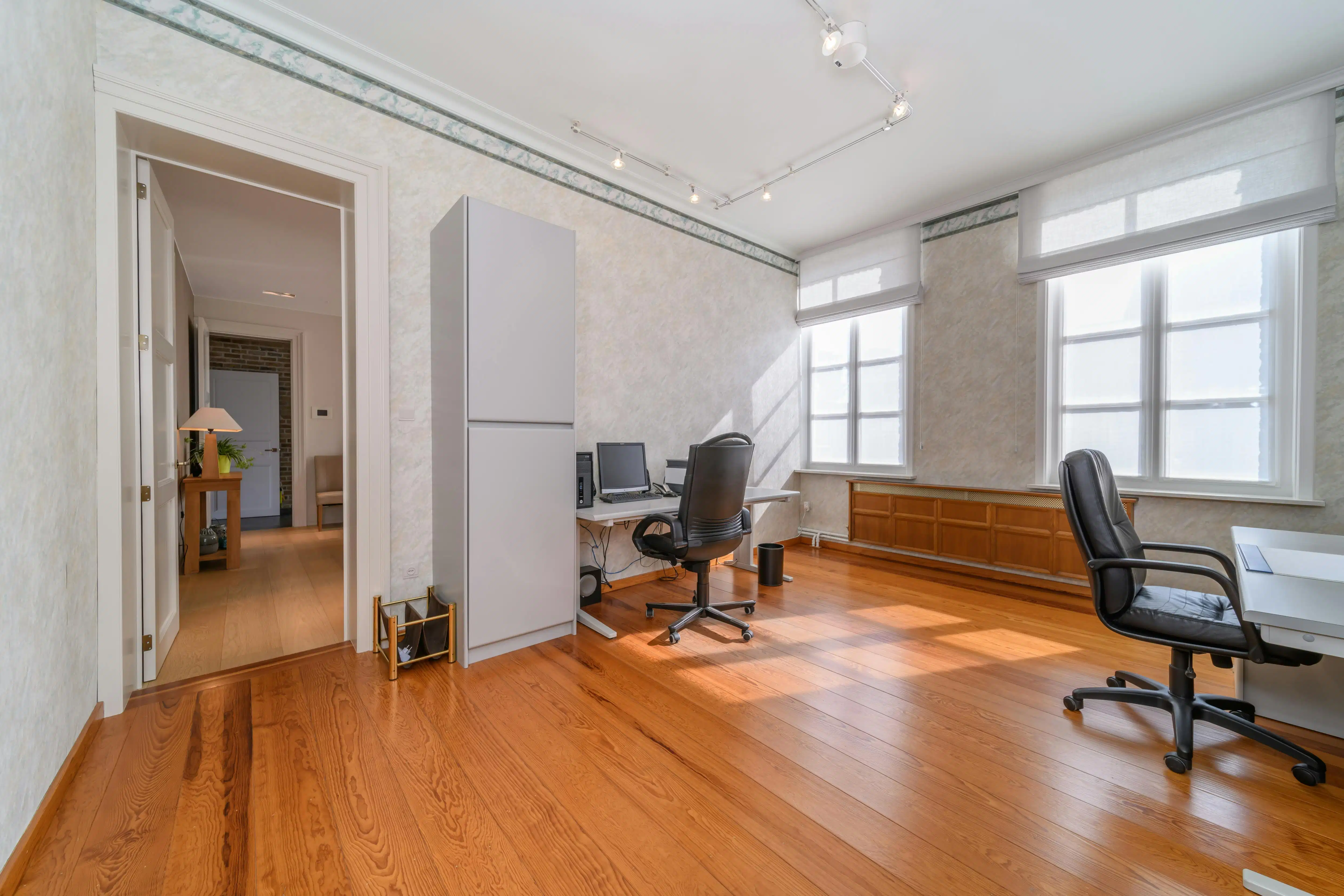 Herenhuis met ruime garage te koop in Izenberge. foto 15