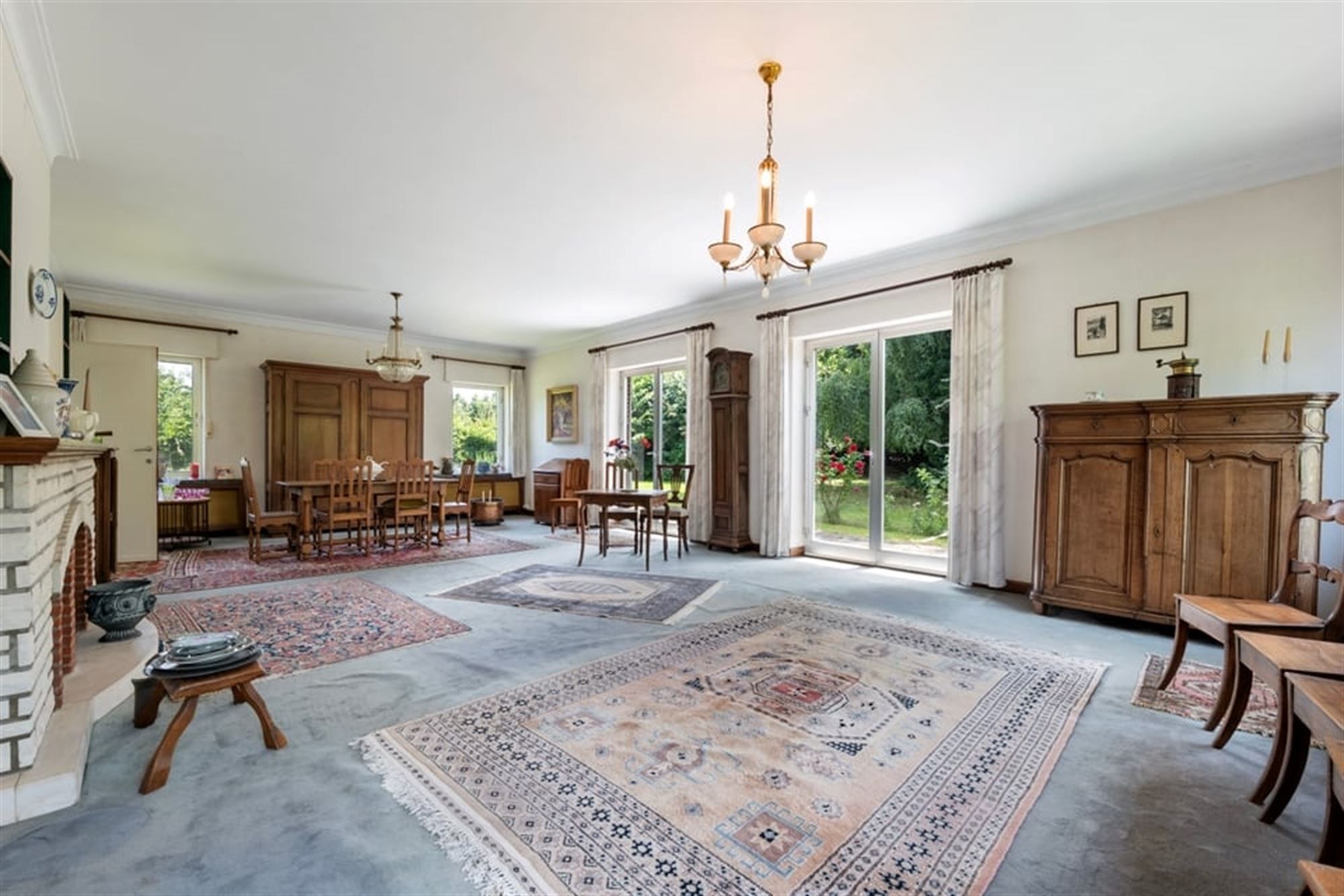 RUIME VILLA MET PRACHTIG UITZICHT EN ENORM VEEL POTENTIEEL IN JEUK  foto 6