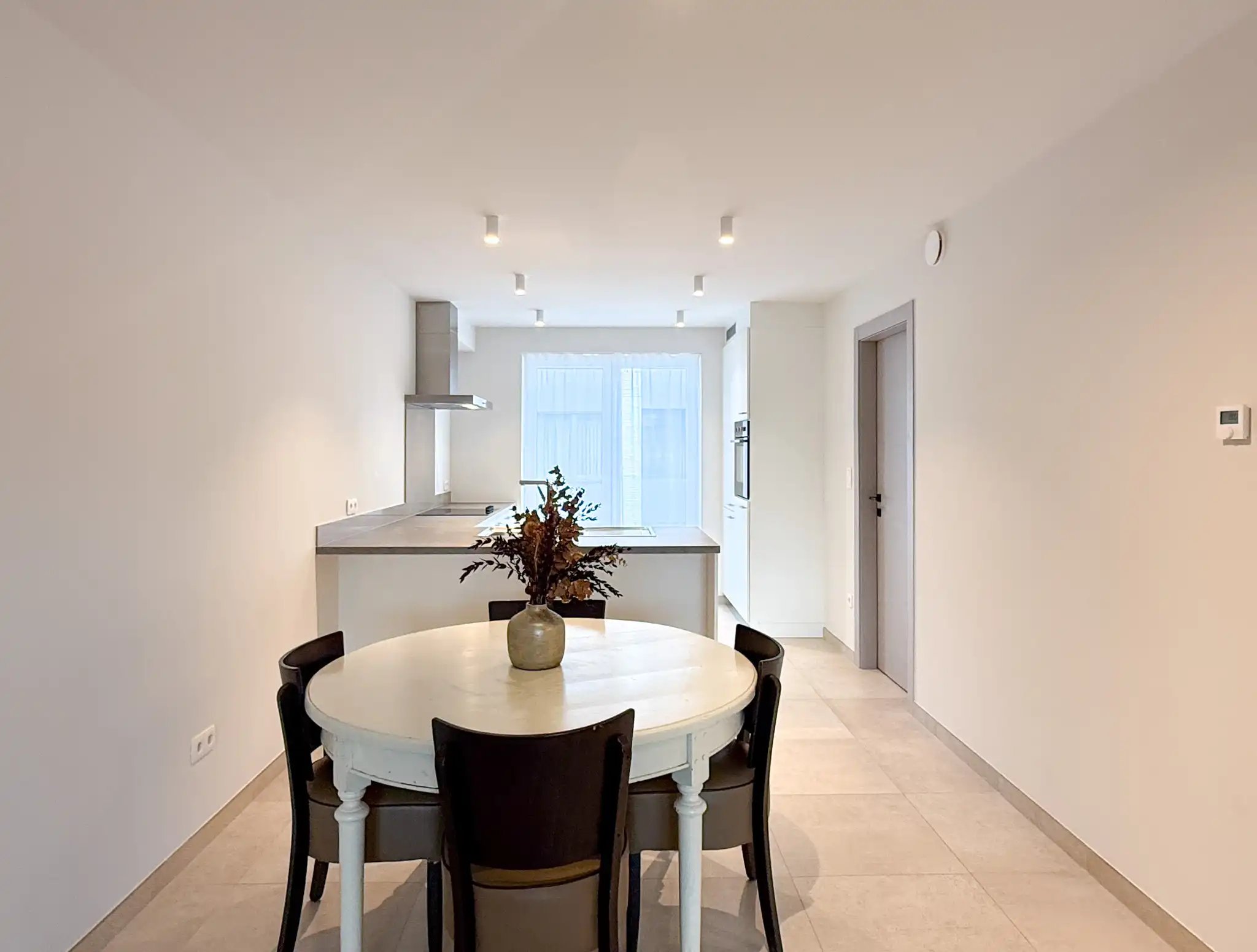 Energiezuinig appartement met twee slaapkamers en autostaanplaats dichtbij centrum Beveren foto 2