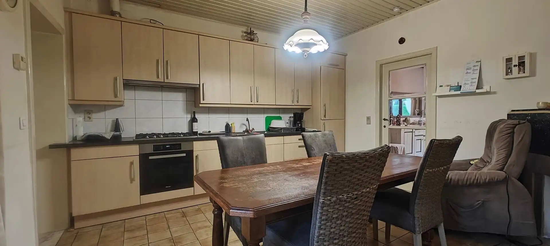 Te renoveren woning met 3 slaapkamers  foto 12