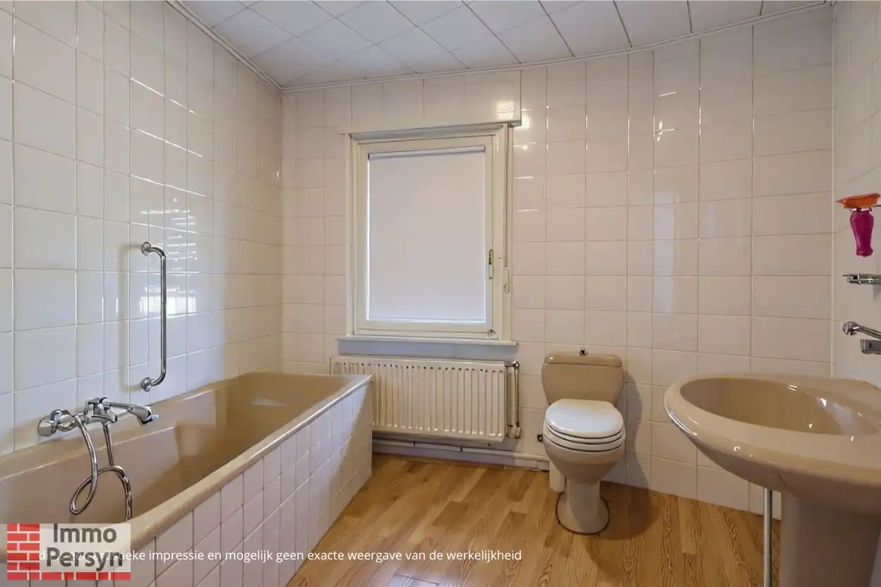 Te renoveren hoekwoning in het centrum van Scherpenheuvel foto 8