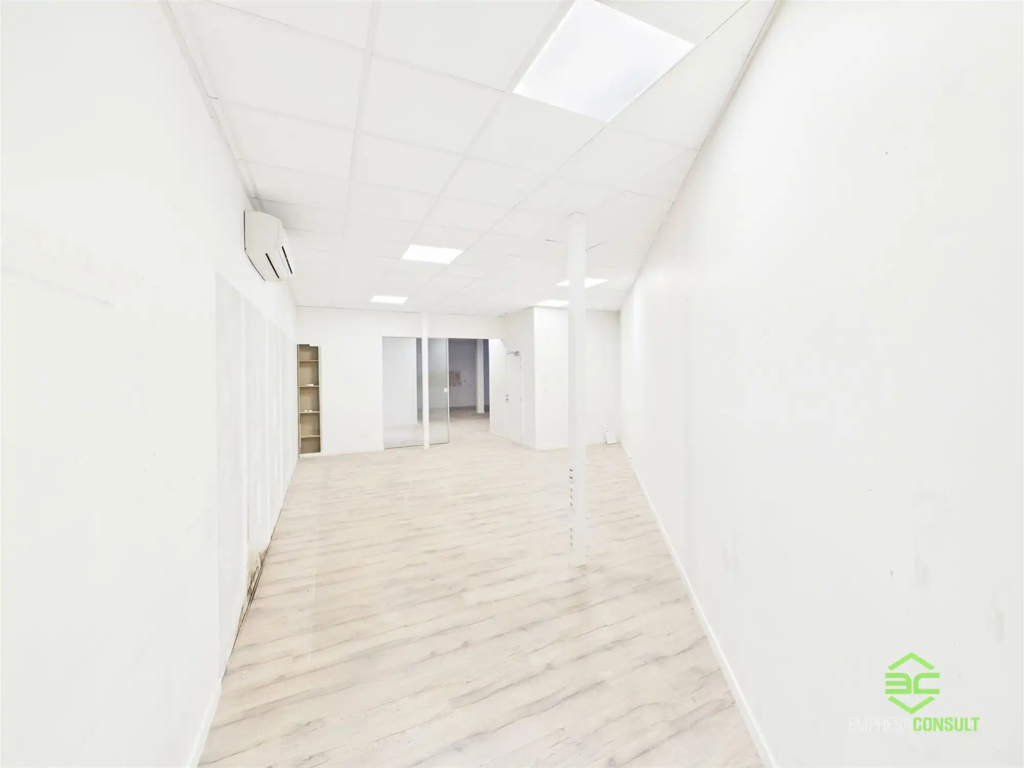 Handelsgelijkvloers op A+ locatie in het centrum! foto 14