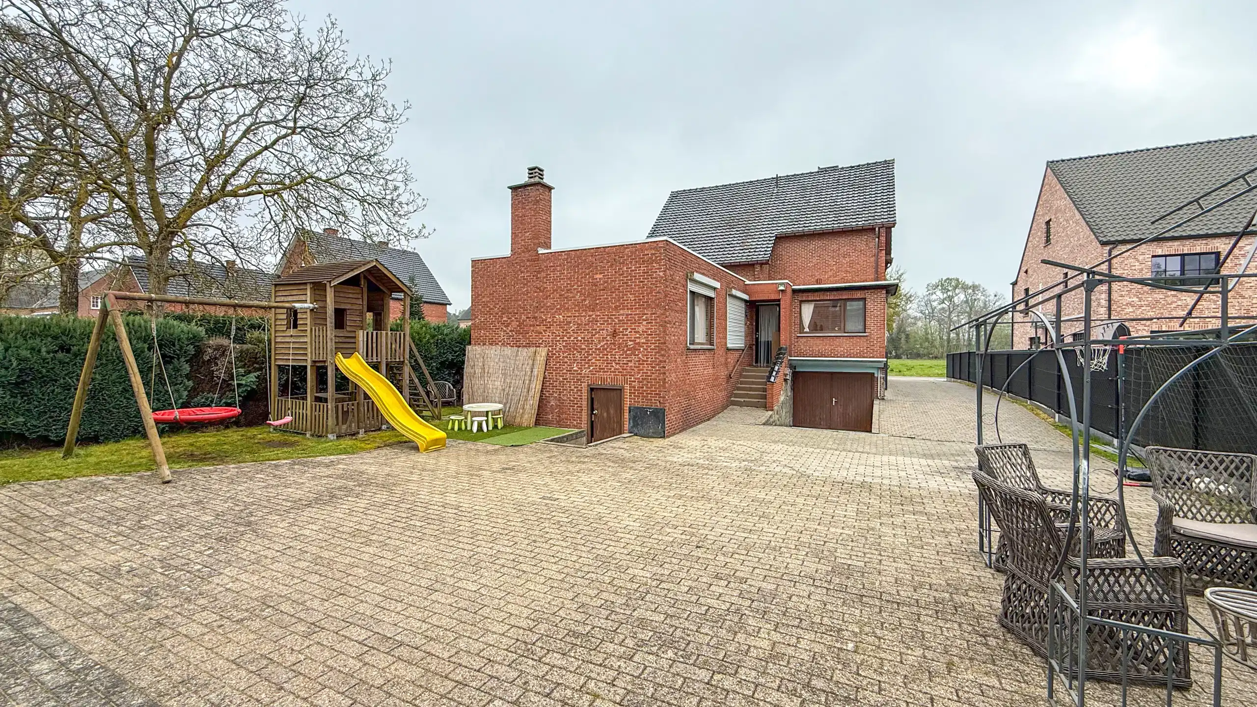 Instapklare open bebouwing met 4 slpk en 2 leefruimtes! foto 46