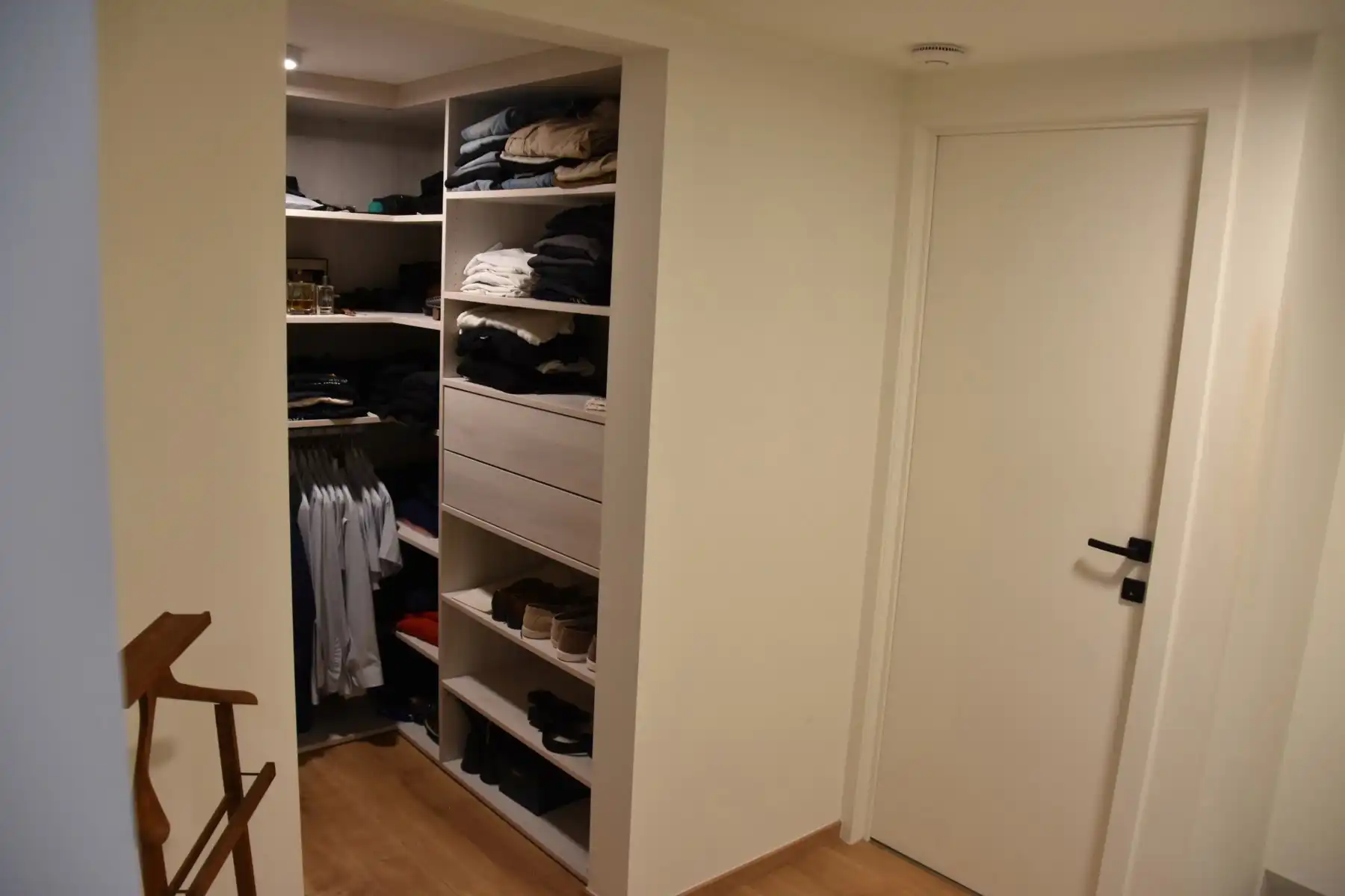 Instapklare gezinswoning met verrassend veel ruimte. foto 21