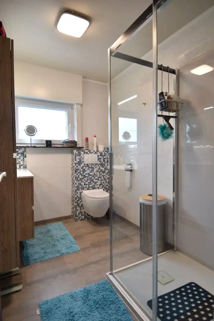 Charmante bungalow met 3 slaapkamers, dubbele garage en tuin te koop in Wevelgem foto 9