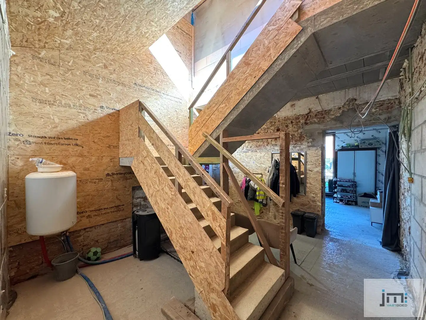 Ruime gezinswoning met tal van mogelijkheden op een perceel van 2.140 m² in het landelijke Horpmaal foto 8