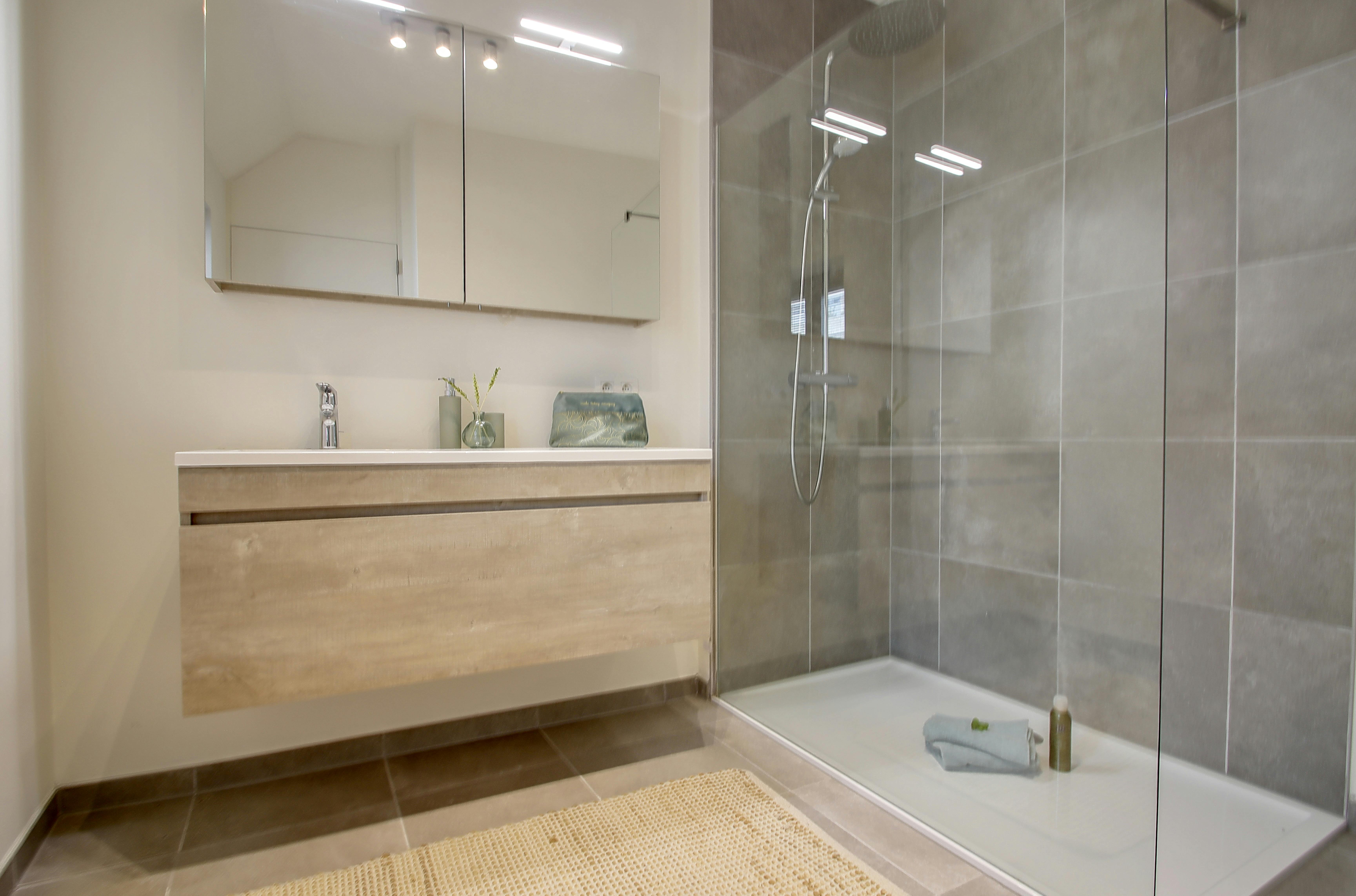 Ruim nieuwbouwappartement te koop in het centrum. foto 20