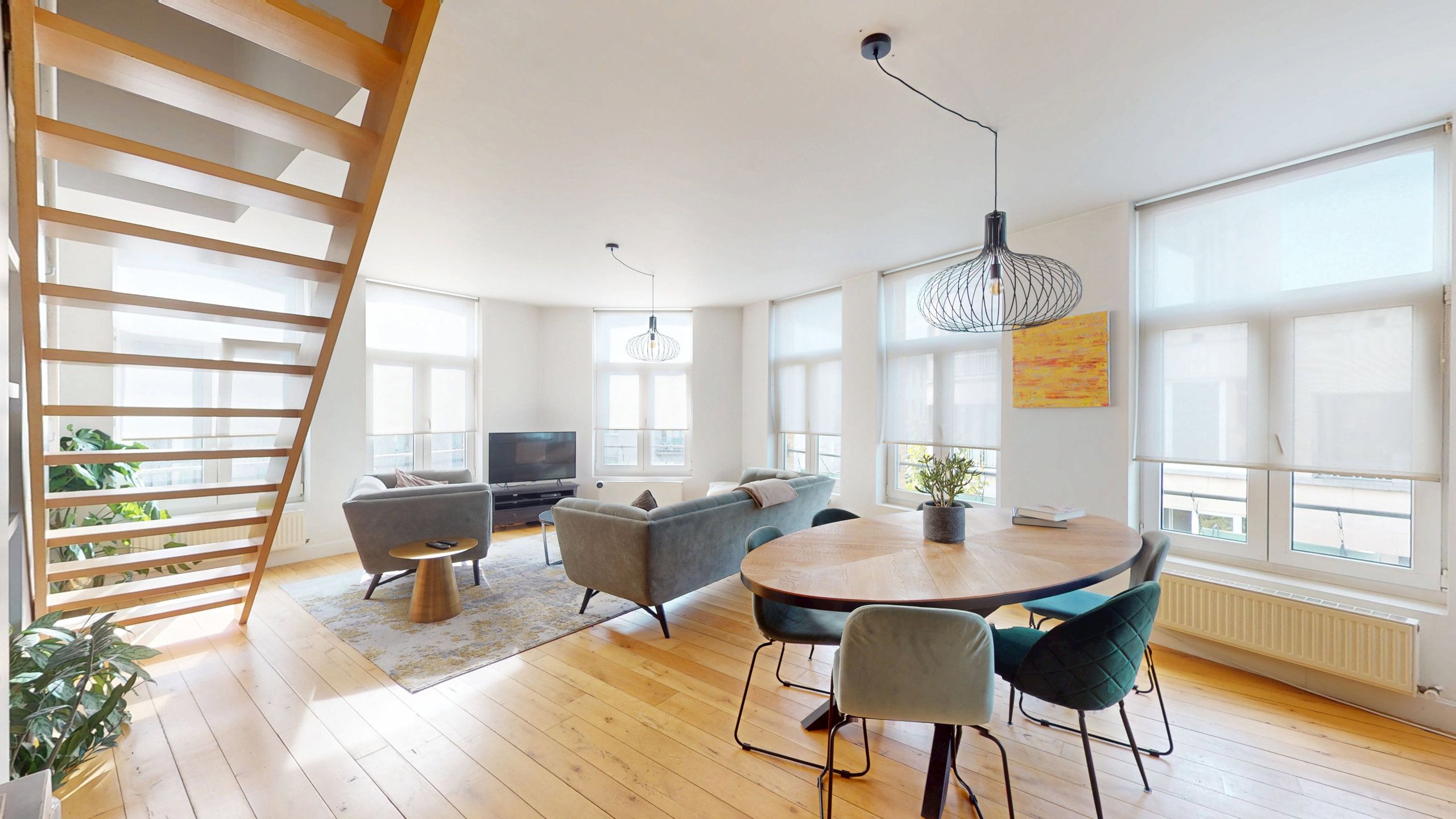 ANTWERPEN - Ruim duplex appartement nabij de vrijdagsmarkt foto {{pictureIndex}}