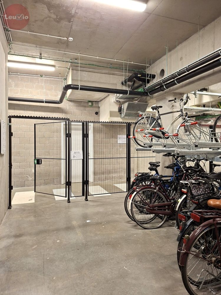 Nieuwbouw luxe appartment met autotaanplaats en fietsenberging foto 24