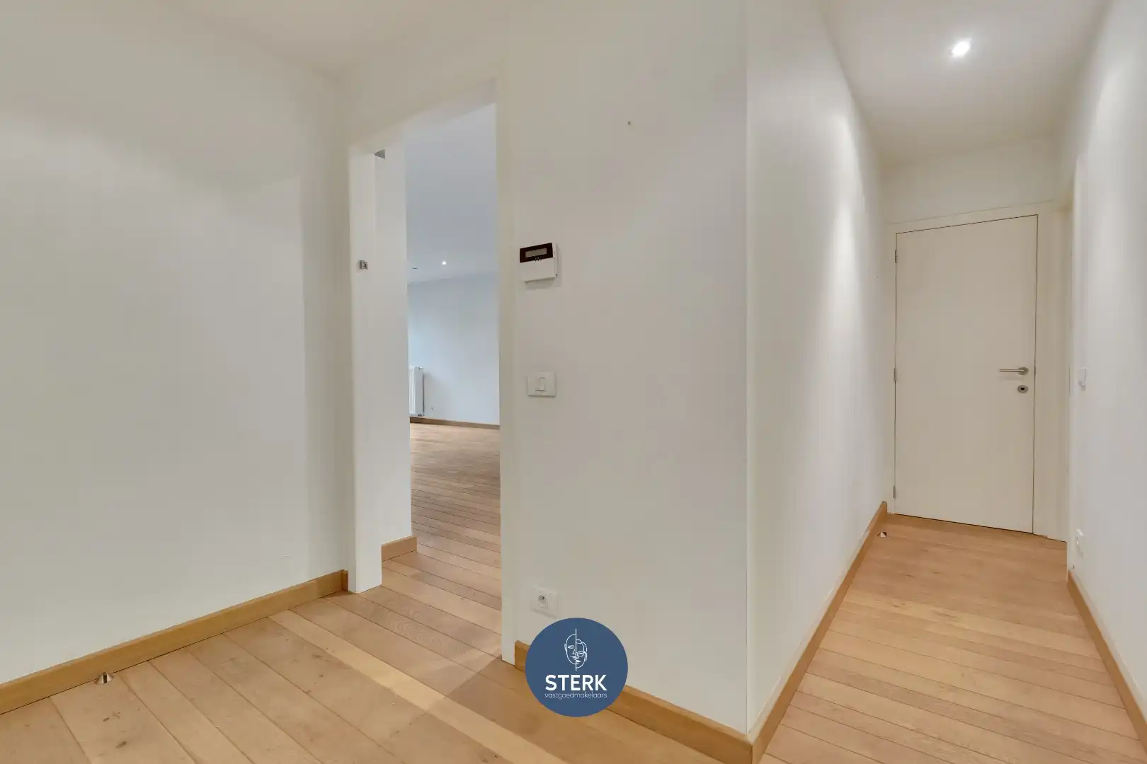 GELIJKVLOERS APPARTEMENT MET 2 SLPKS IN 'HET MOOISTE DORP VAN VLAANDEREN' !  foto 7