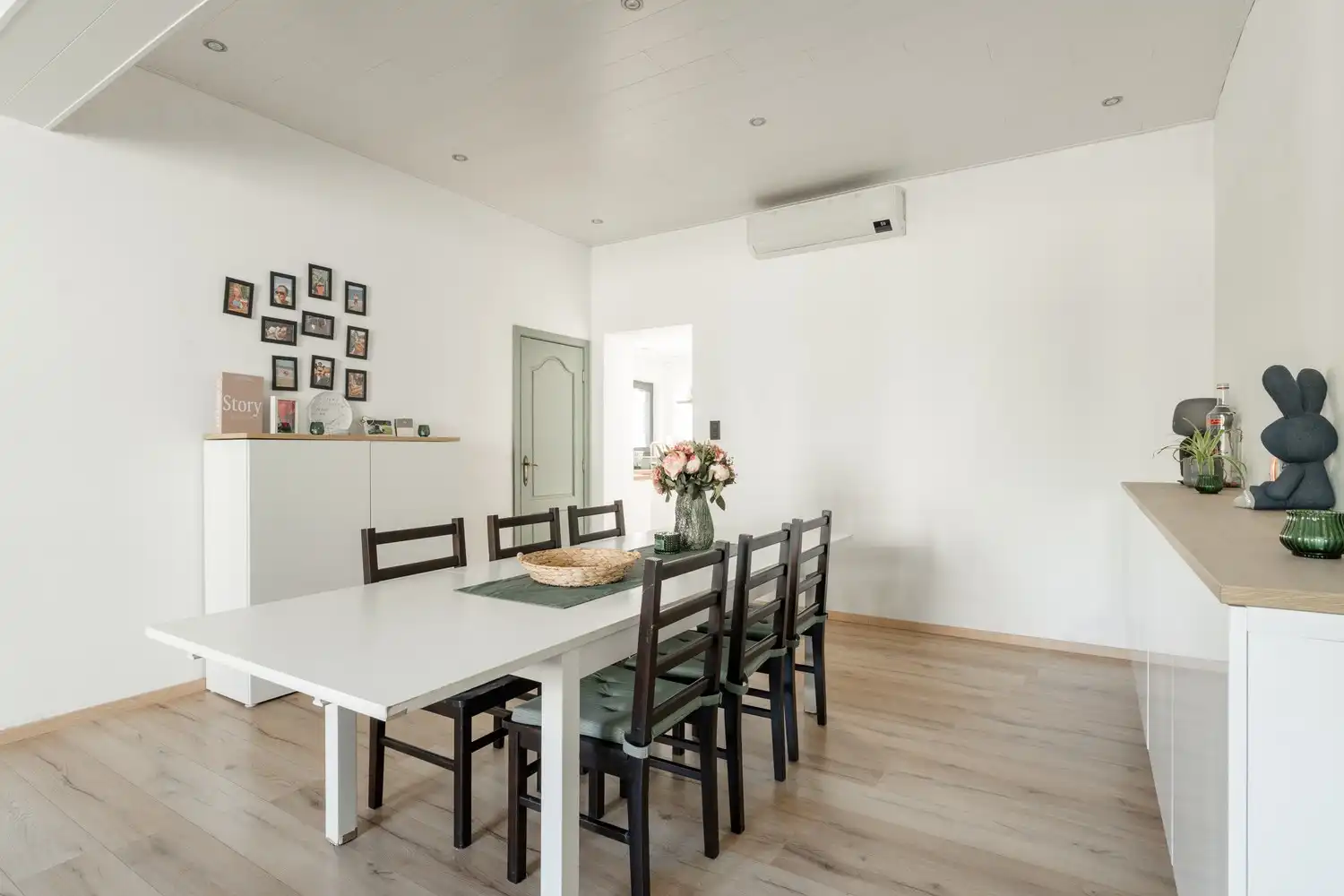 Karaktervolle woning met tal van mogelijkheden in het hart van Neerpelt foto 7