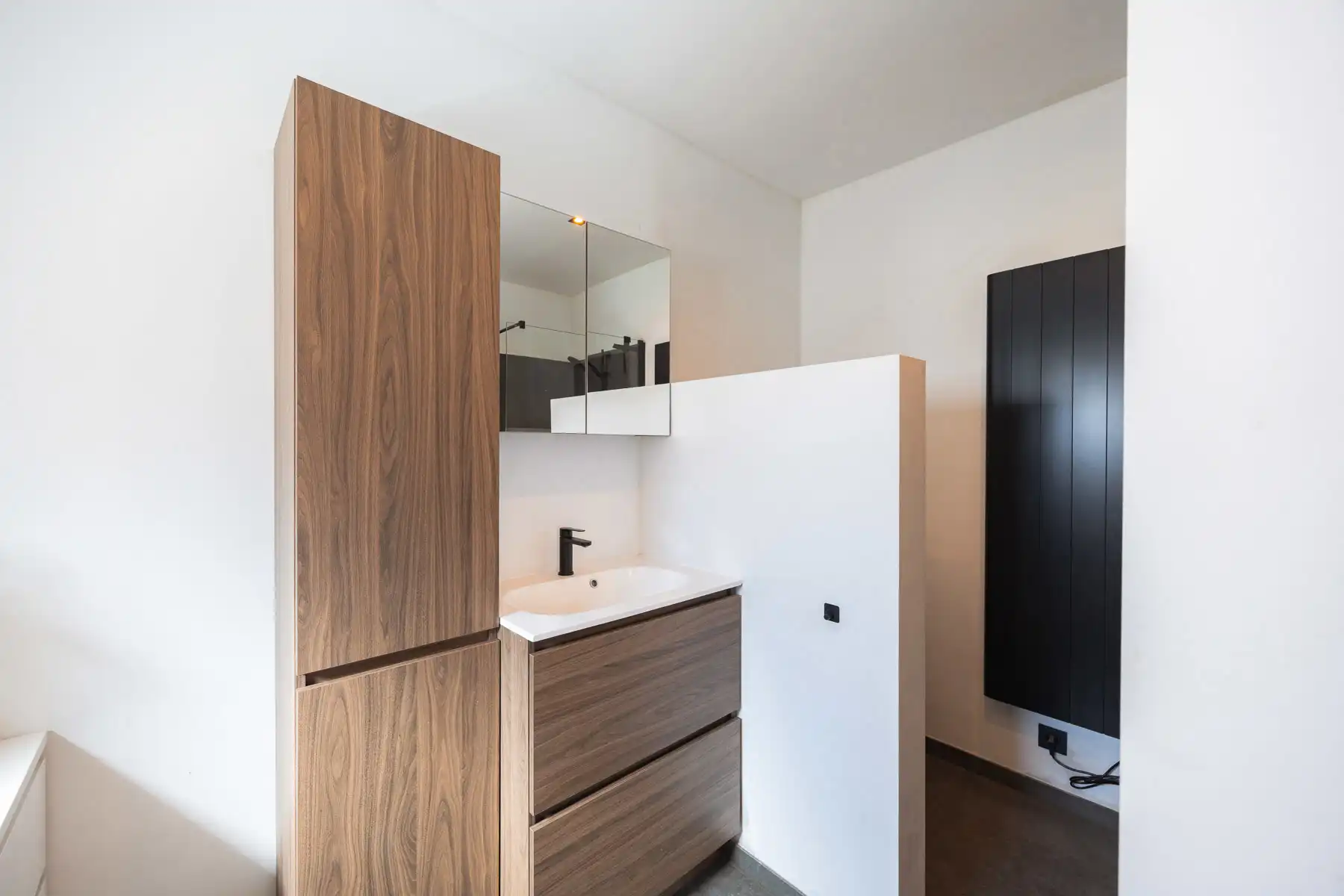 Prachtig in 2025 gerenoveerde woning met alle modern comfort foto 12