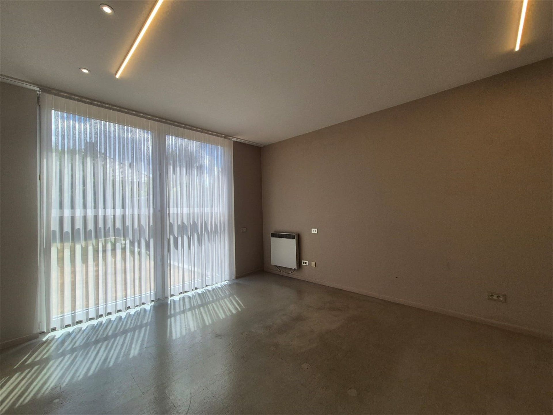 Gunstig gelegen ruime villa in groene omgeving.  foto 16