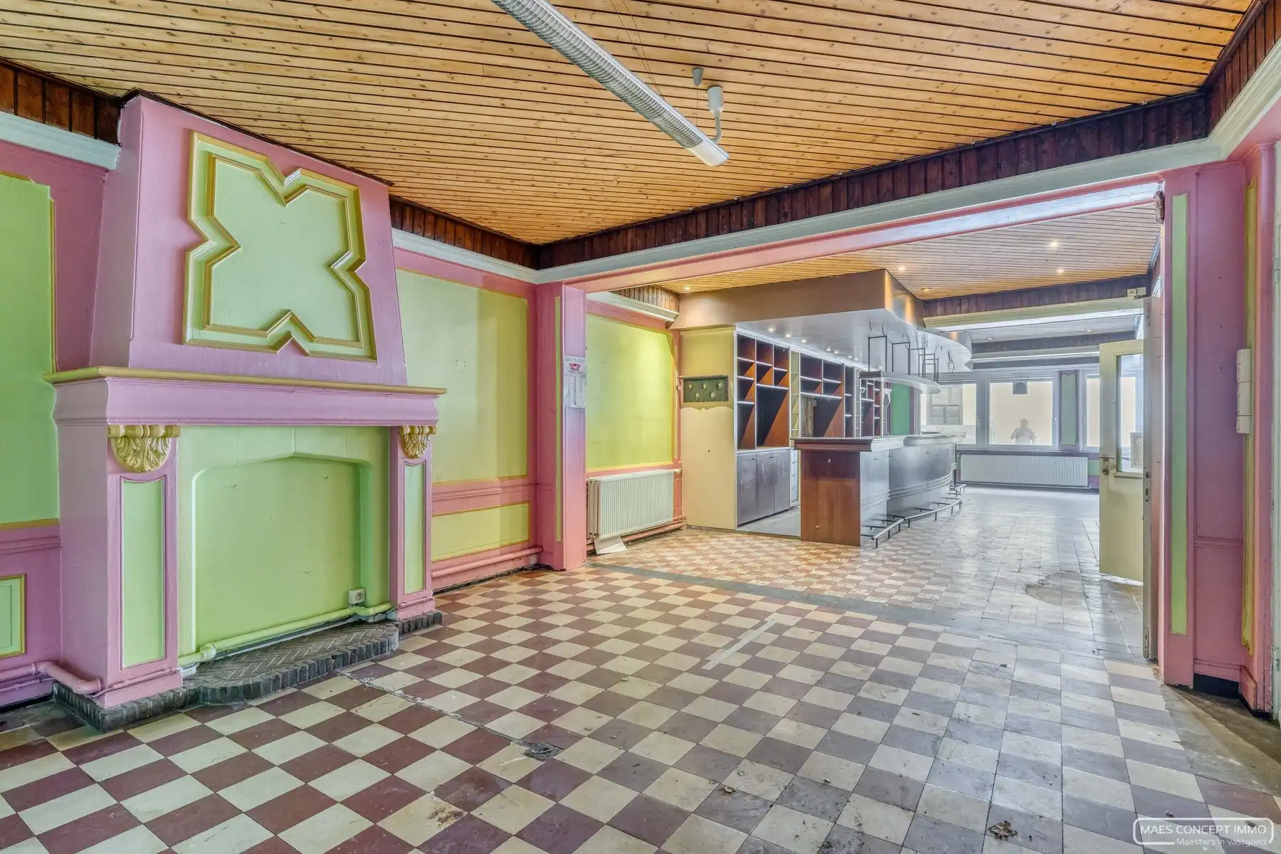 Te koop projectgrond/te renoveren pand in centrum Izegem foto 4
