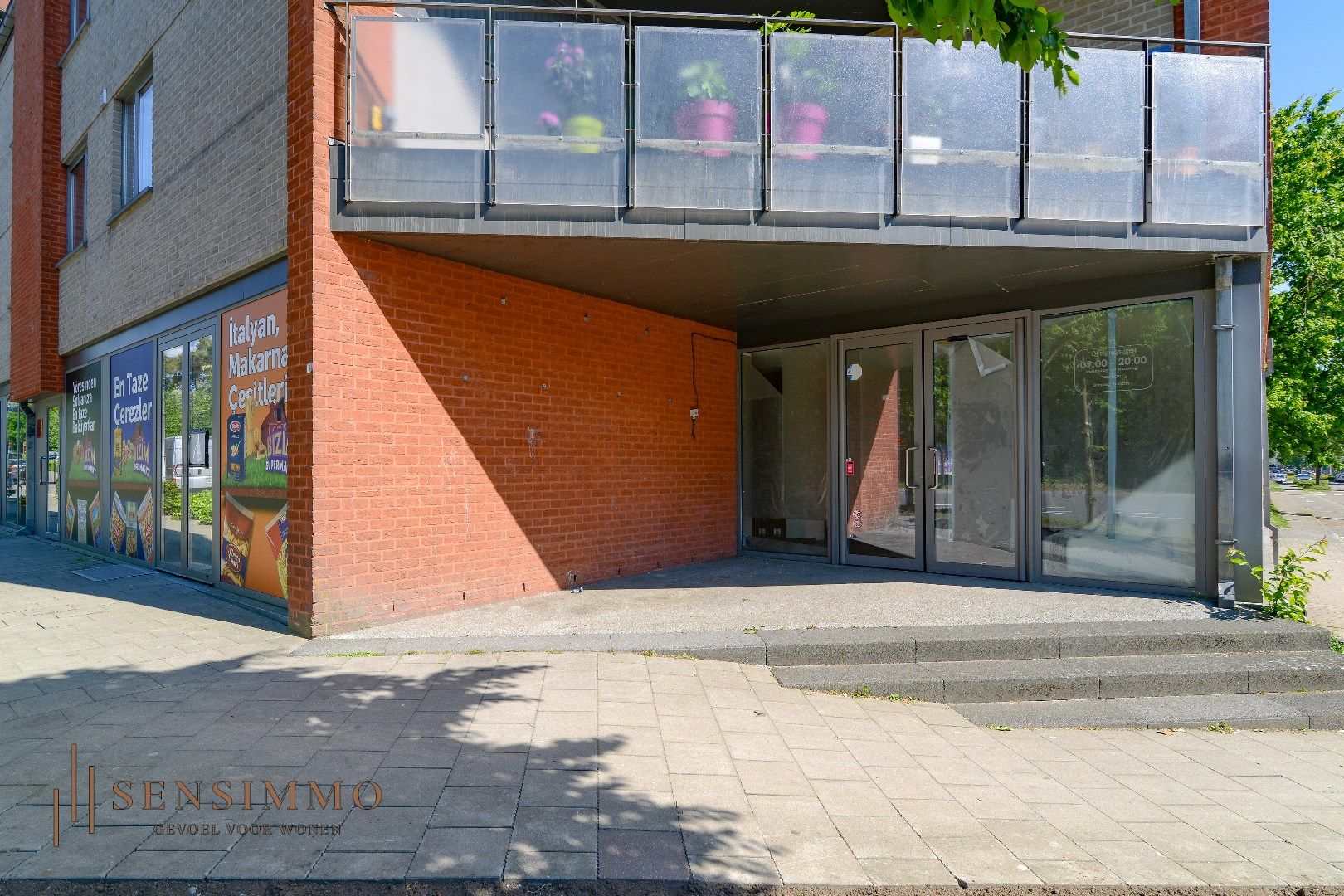 Ruim Handelspand nabij de populaire winkelstraat Hoevenzavel, Genk foto 12