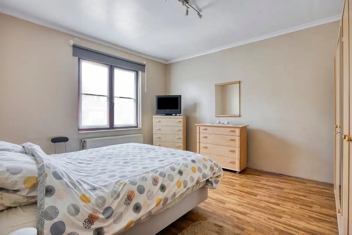 Schitterend gelegen woning met 4 slaapkamers, tuin en garagebox. foto 10