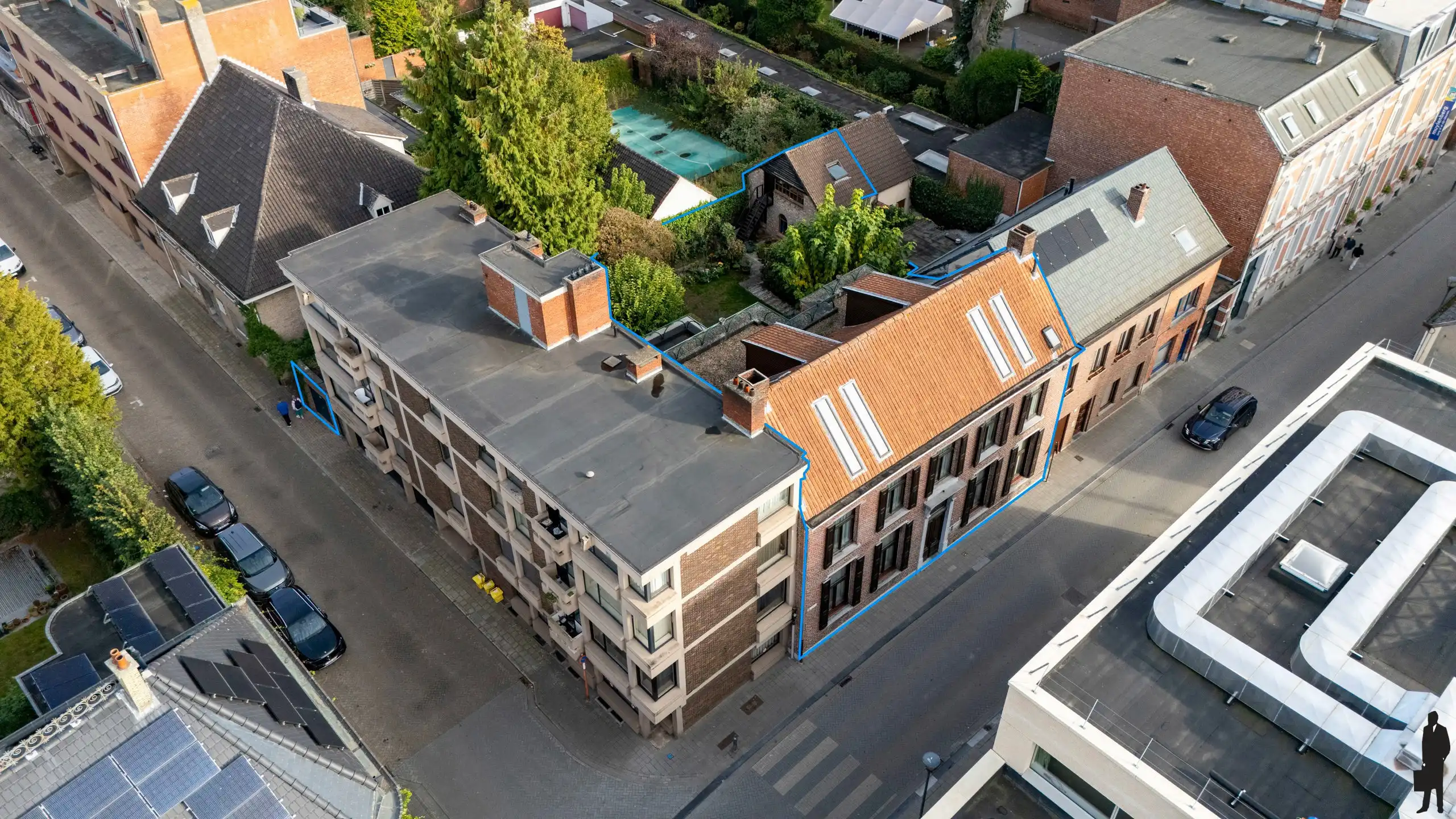 Statig herenhuis met 6 slks, 2 bdks, dubbele garage  foto 29