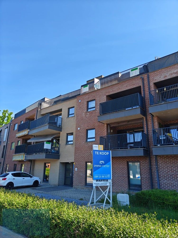 Penthouse met 2 slaapkamers en terras aan voor en achterzijde foto 2