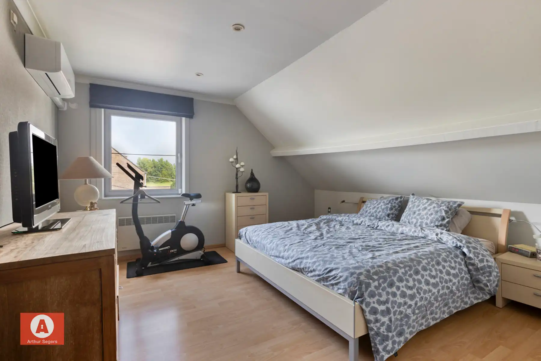 Unieke multifunctionele eigendom (woning met werkplaats) foto 15