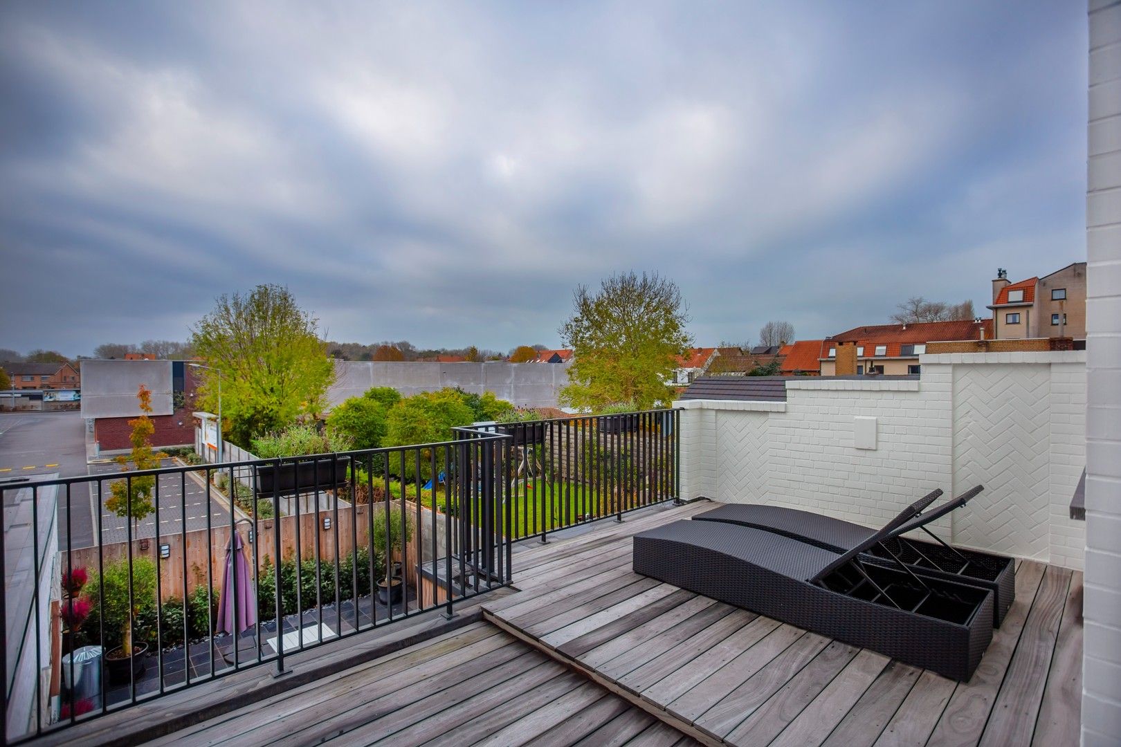 Moderne gerenoveerde rijwoning met 6 slaapkamers foto 11