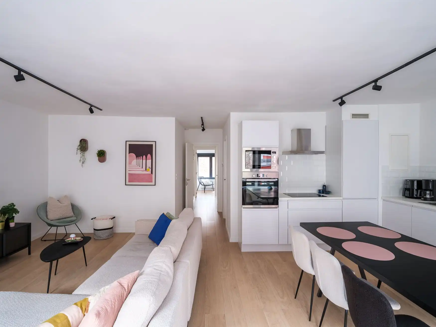 Stijlvol appartement met terras nabij Zuidpark en Sint Anna foto {{pictureIndex}}