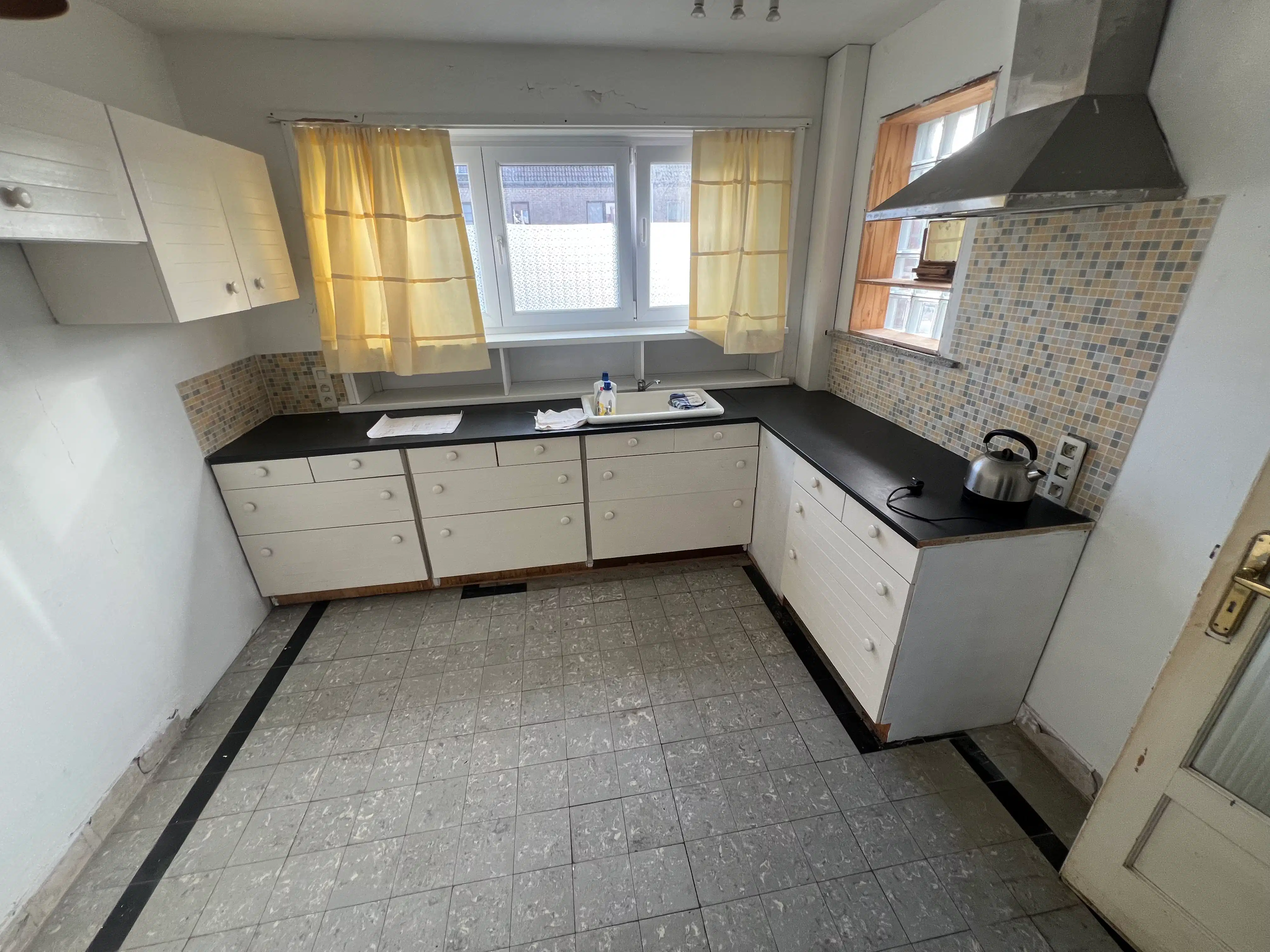 Halfopen bebouwing met zonnige tuin foto 8