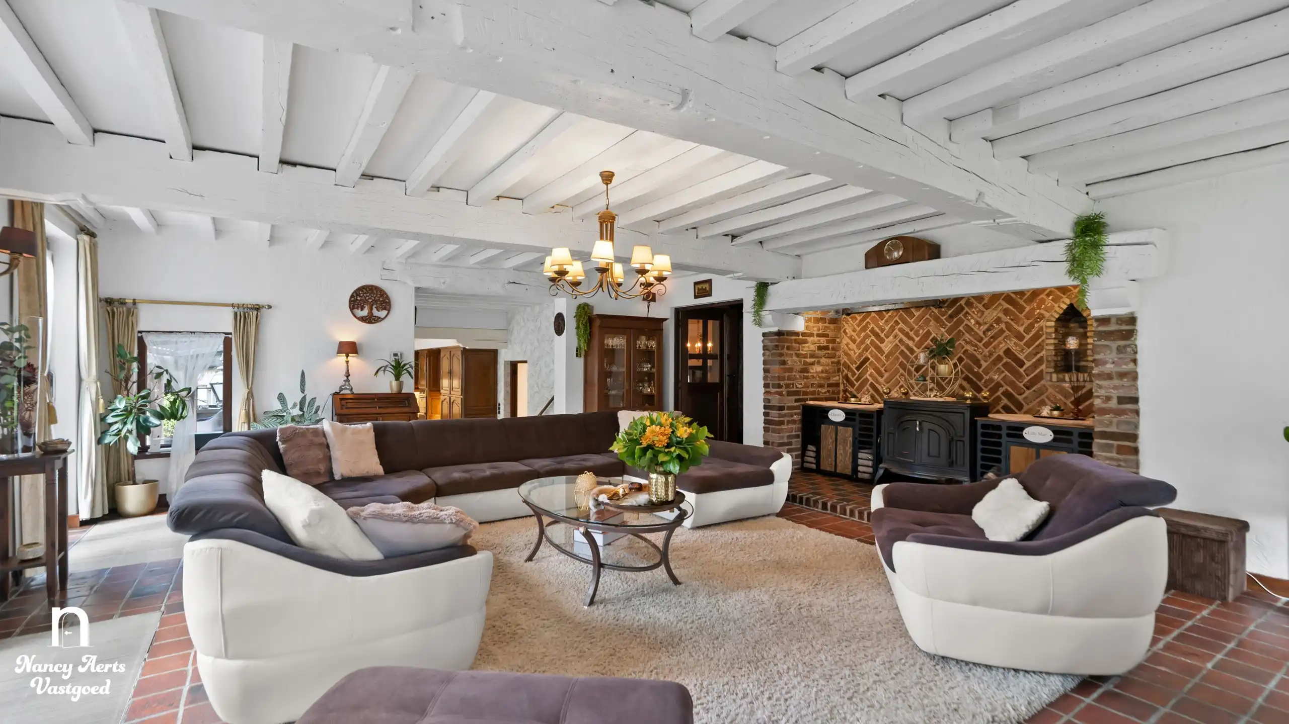 Exclusief landgoed op 1,28 ha met villa en paardenstallen foto 4
