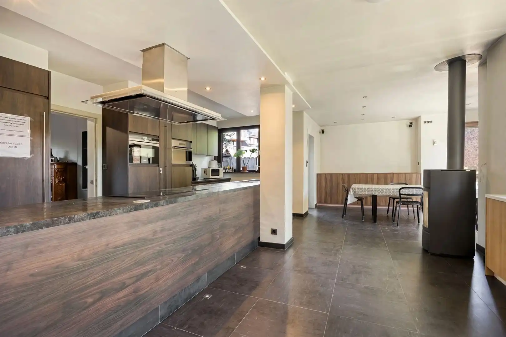 Ruime woning vlakbij het centrum foto 8