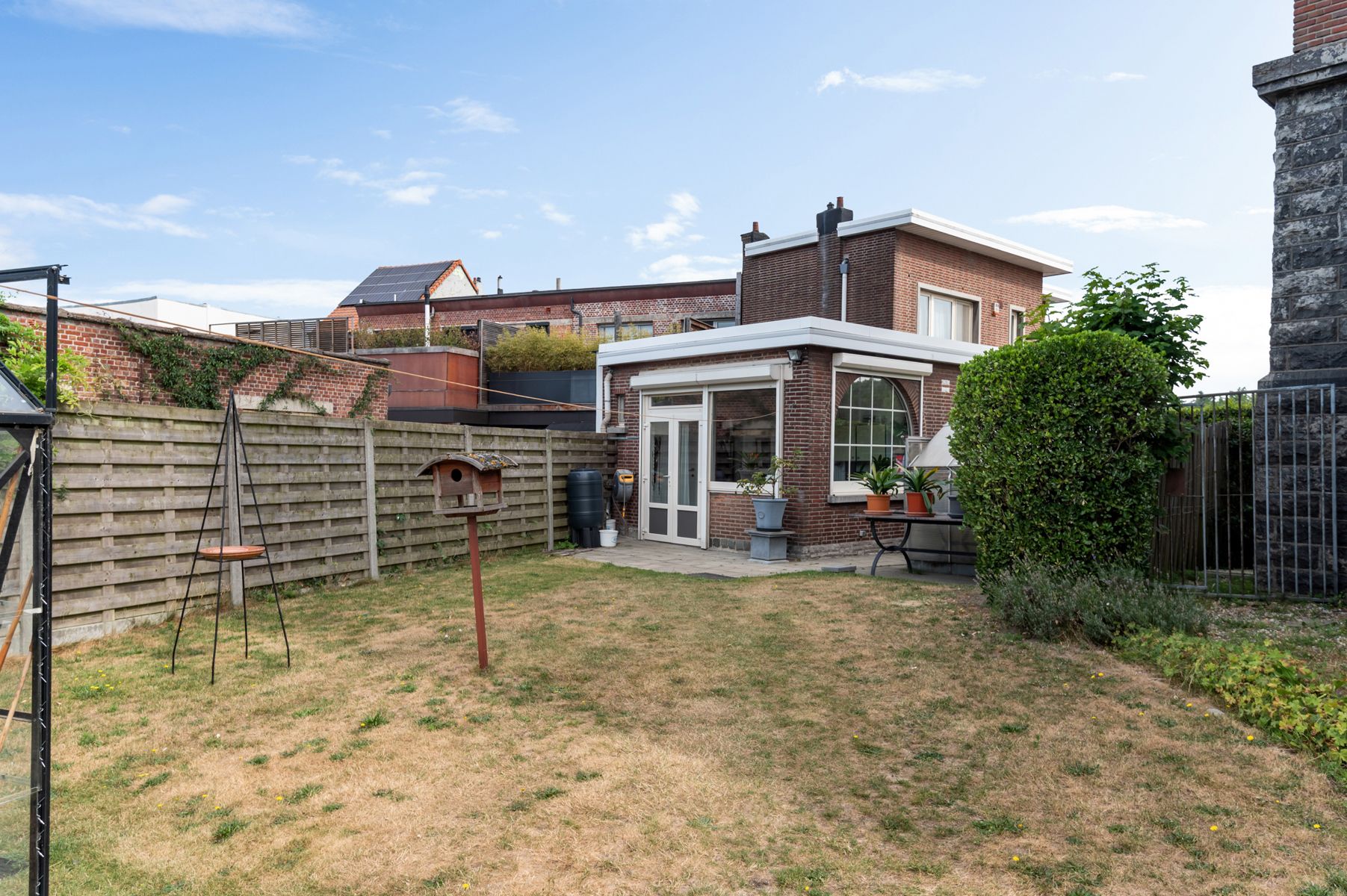 Woning met tuin en garage vlakbbij het centrum van Wijnegem. foto 3