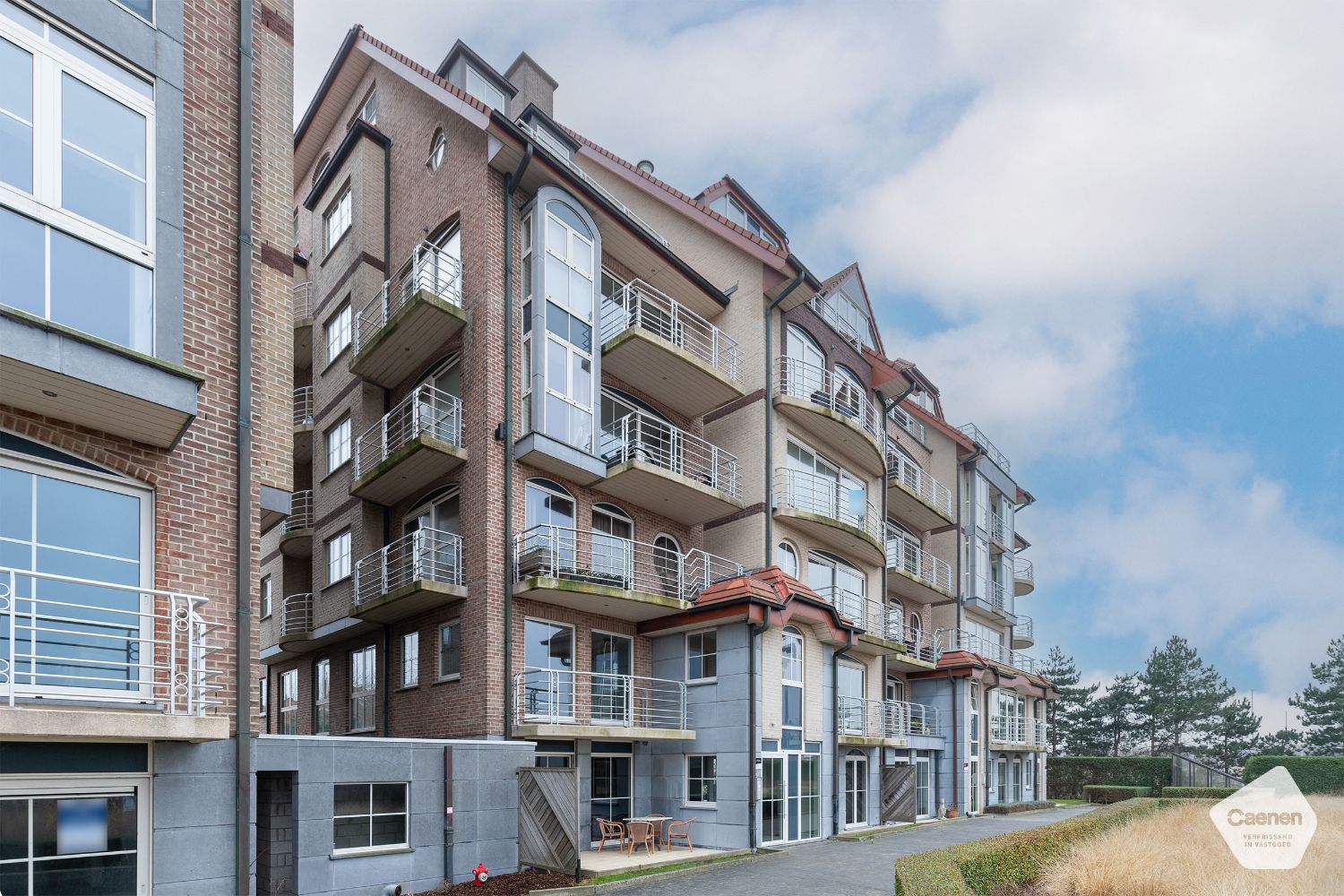 Prachtig instapklaar drie slaapkamer appartement met zongericht terras. foto 4